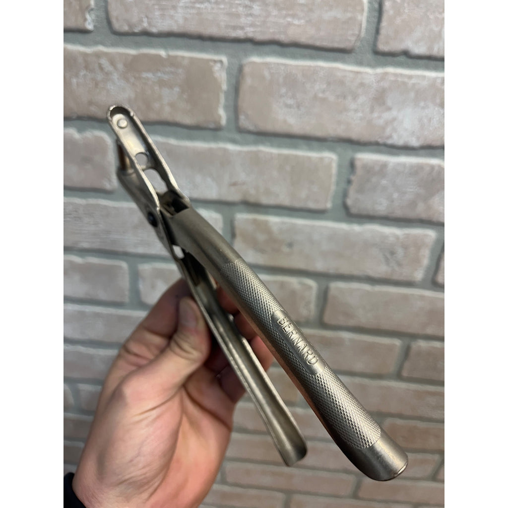 W. Schollhorn Co. Bernards Single Leather Hole Punch New Haven Conn - Works