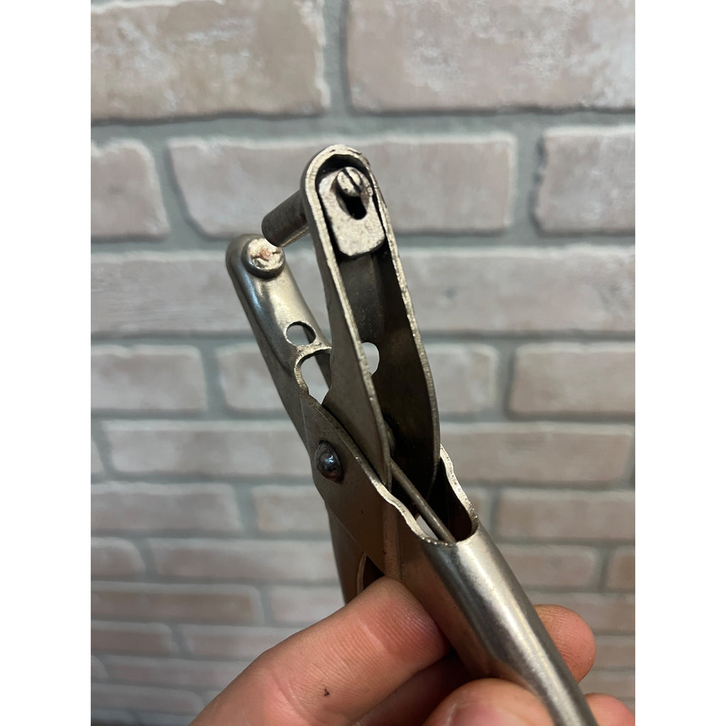 W. Schollhorn Co. Bernards Single Leather Hole Punch New Haven Conn - Works