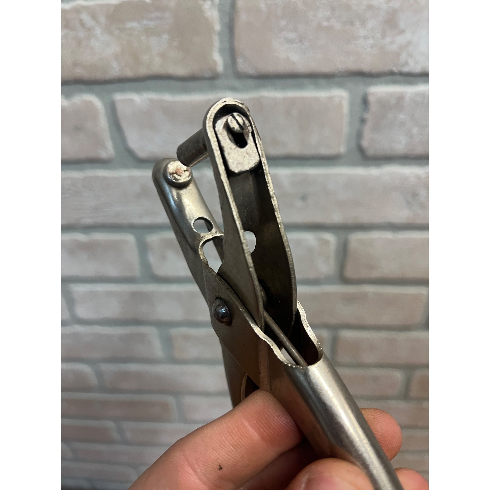 W. Schollhorn Co. Bernards Single Leather Hole Punch New Haven Conn - Works