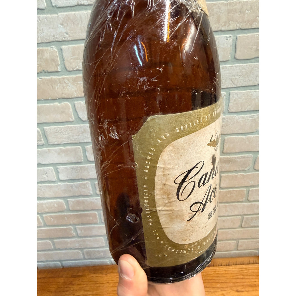 1960s Canadian Ace Brewing Co Chicago Illinois Beer Bottle 1/2 gallon Picnic Paper Label