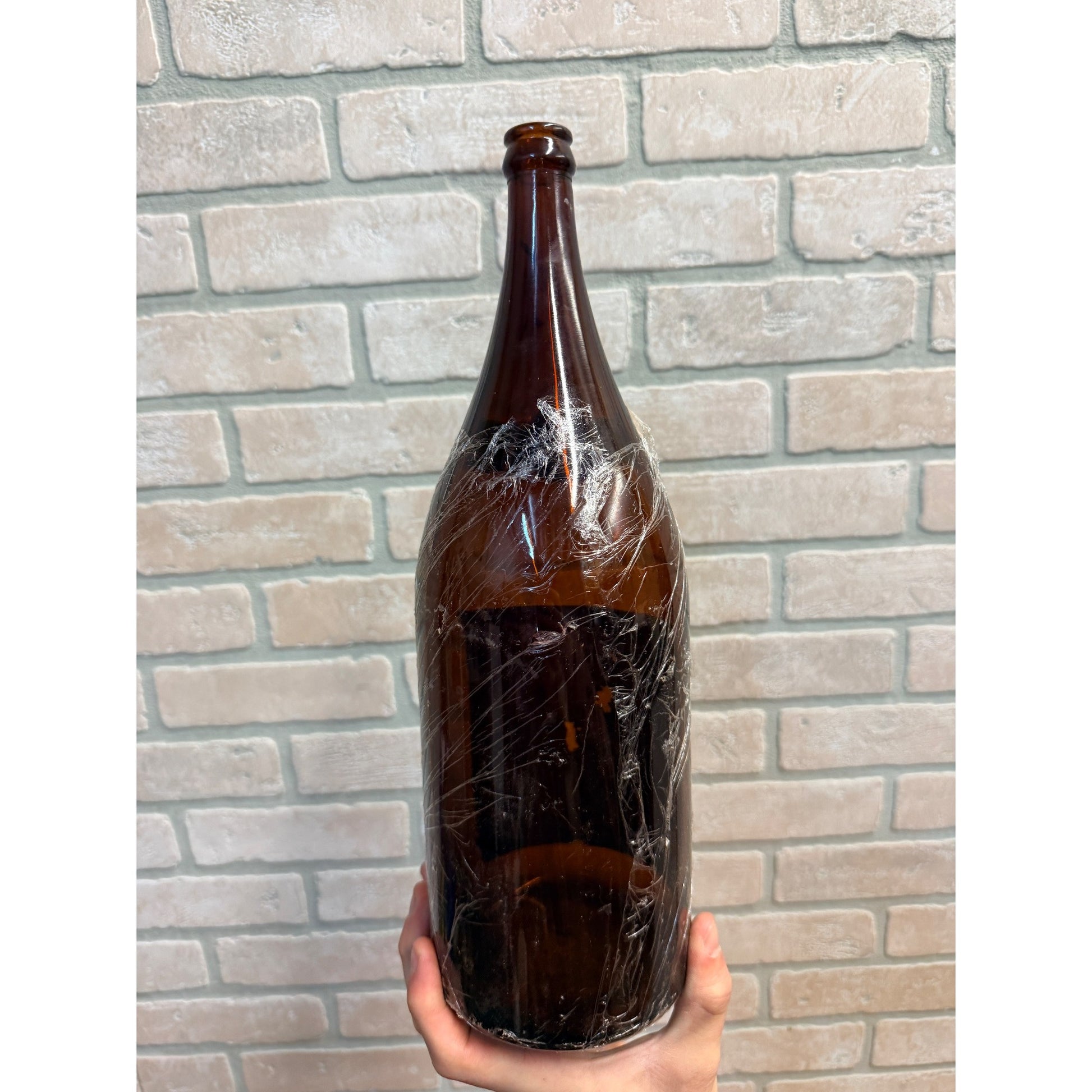 1960s Canadian Ace Brewing Co Chicago Illinois Beer Bottle 1/2 gallon Picnic Paper Label