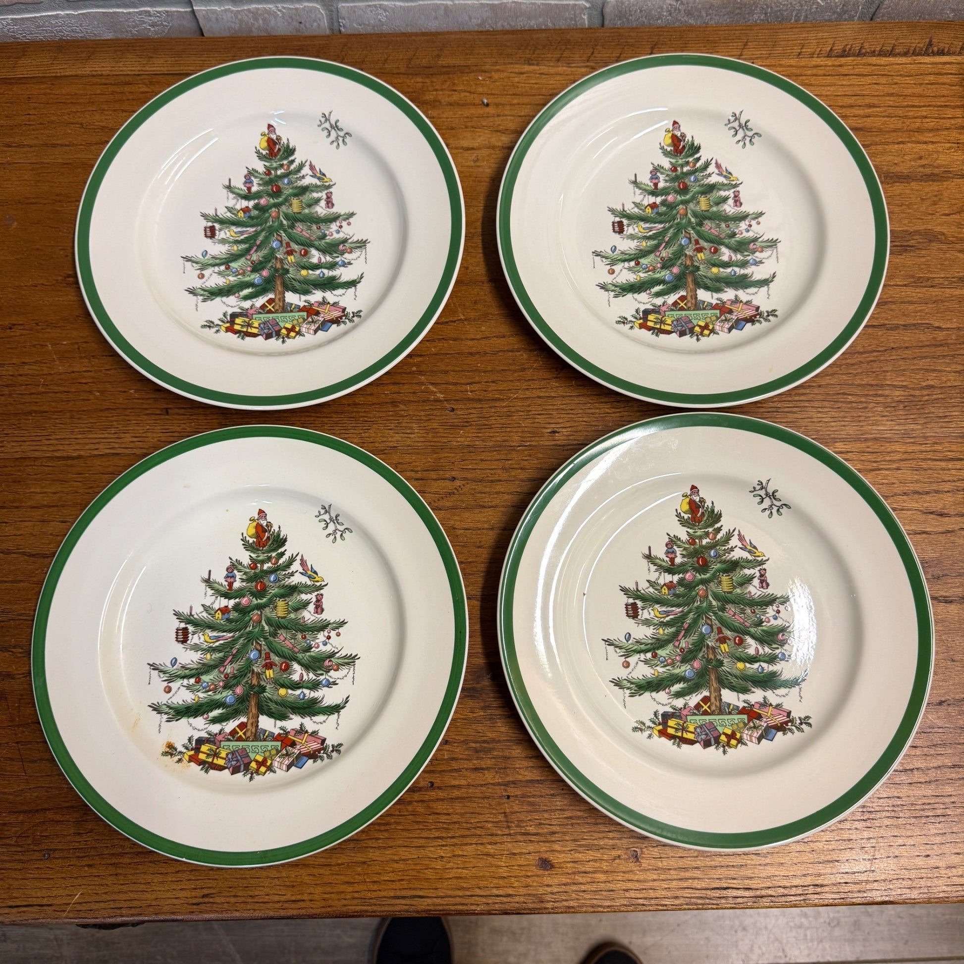 Vintage SPODE Christmas Tree S3324 England Set of (4) Dinner Plates 10.5"