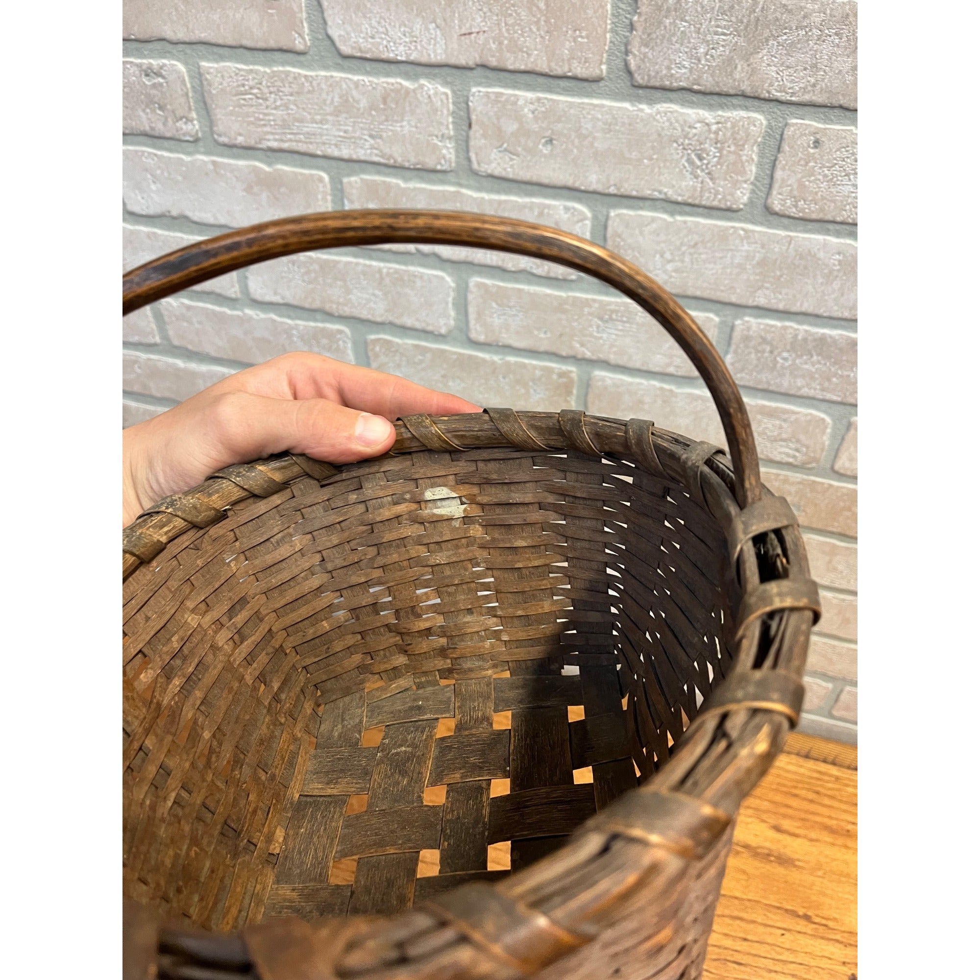 Antique Primitive 1900s Oak Splint Gathering Egg Berry Basket Bentwood Handle