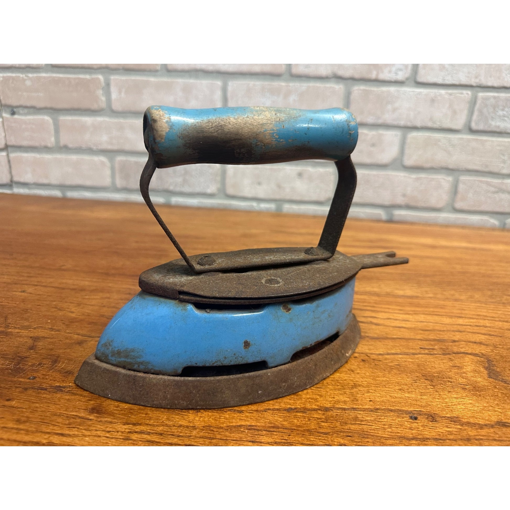 Vintage Coleman Blue Enamel Flat Iron Instant Lite Farmhouse Rustic Decor