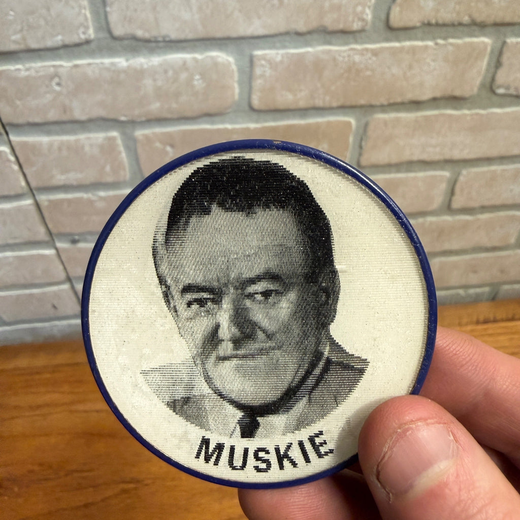 1968 Hubert Humphrey & Ed Muskie 2.5 inch Presidential Campaign flasher button