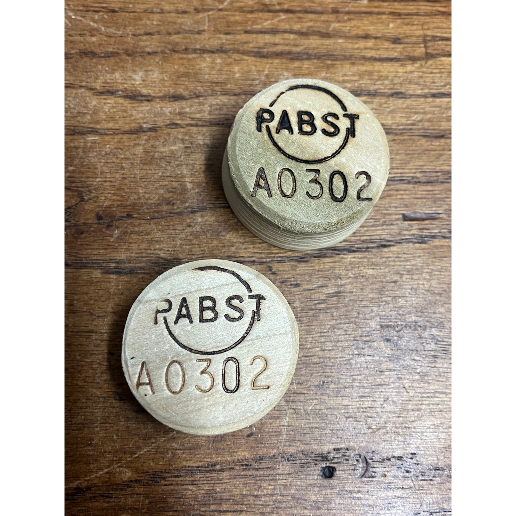 Vintage Pre-Prohibition Pabst Blue Ribbon Beer Barrel Keg Stopper Bung Lot (2)