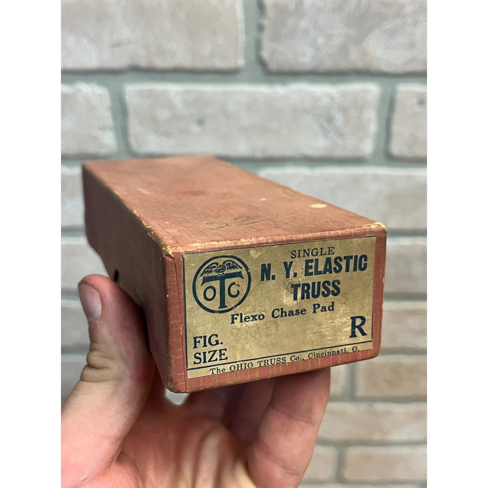 Vintage Ohio Truss Co Hernia Excelsior Spot Pad Medical Device Oddity w/ Box