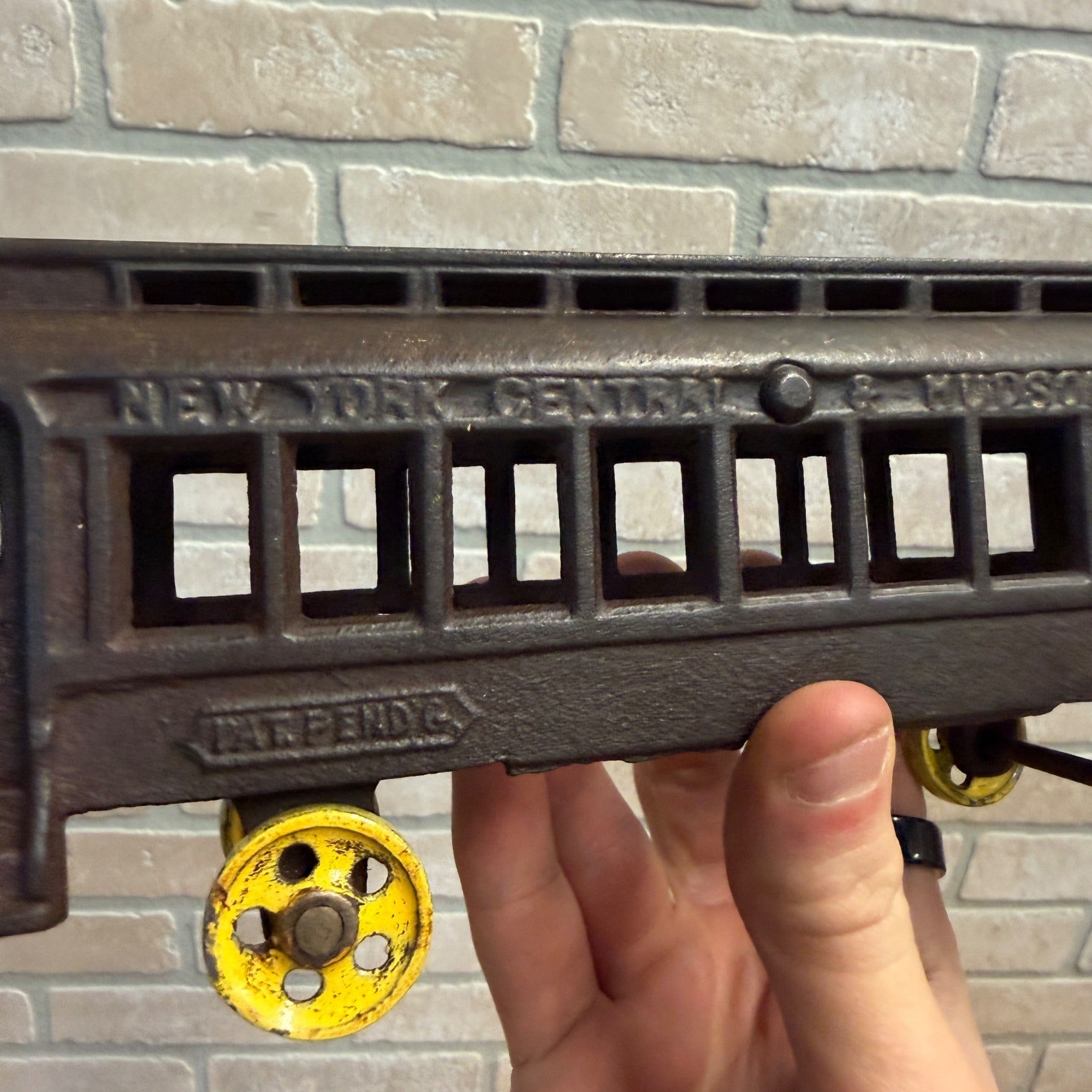 Antique IDEAL New York Cental Railroad 1086 Cast Iron Floor Passenger Train Car