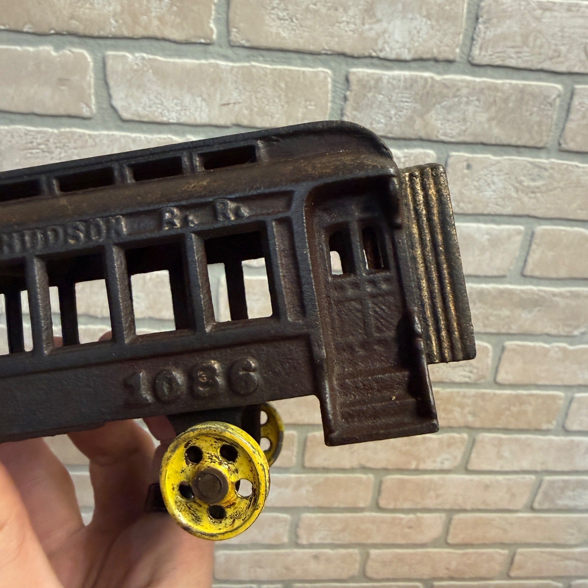 Antique IDEAL New York Cental Railroad 1086 Cast Iron Floor Passenger Train Car