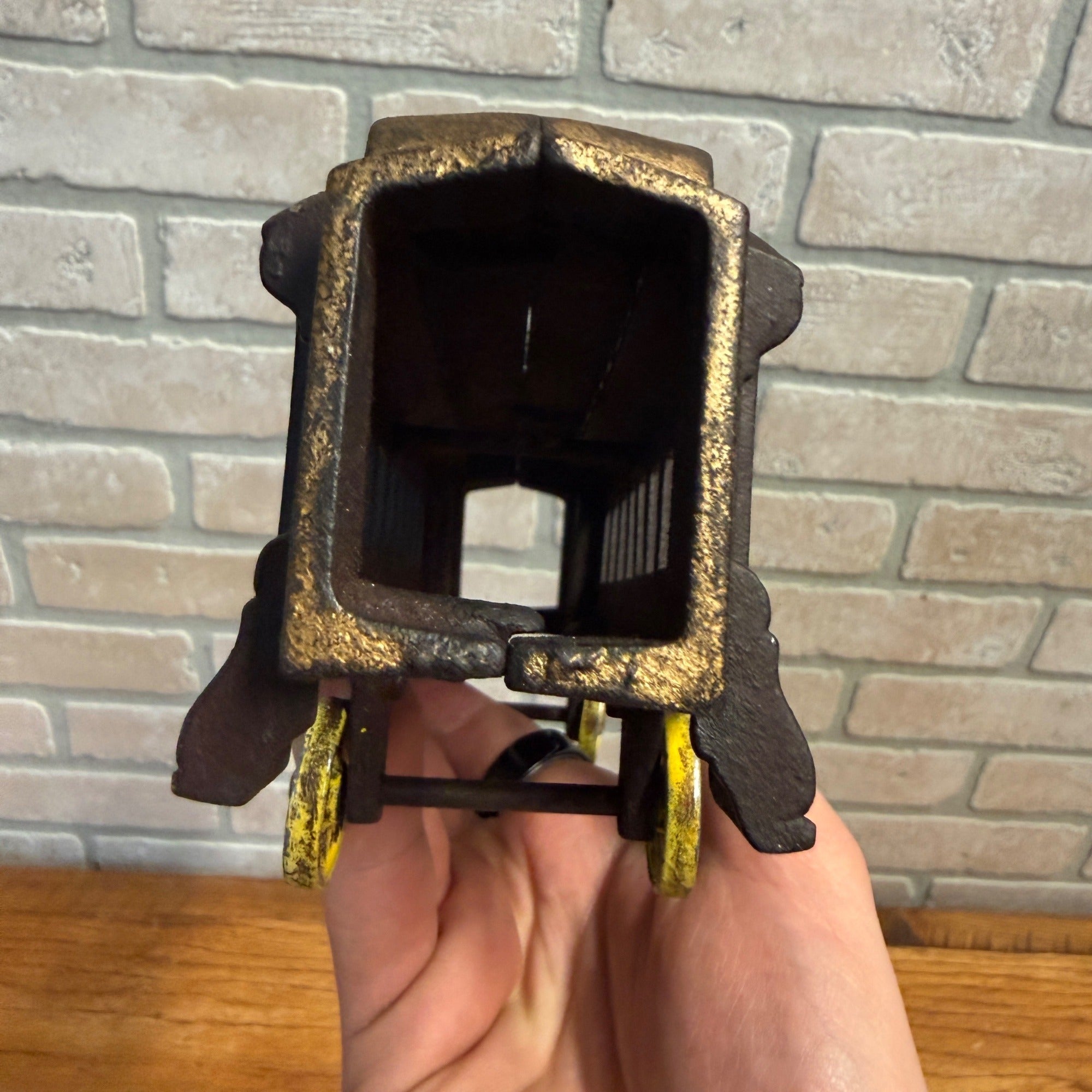 Antique IDEAL New York Cental Railroad 1086 Cast Iron Floor Passenger Train Car