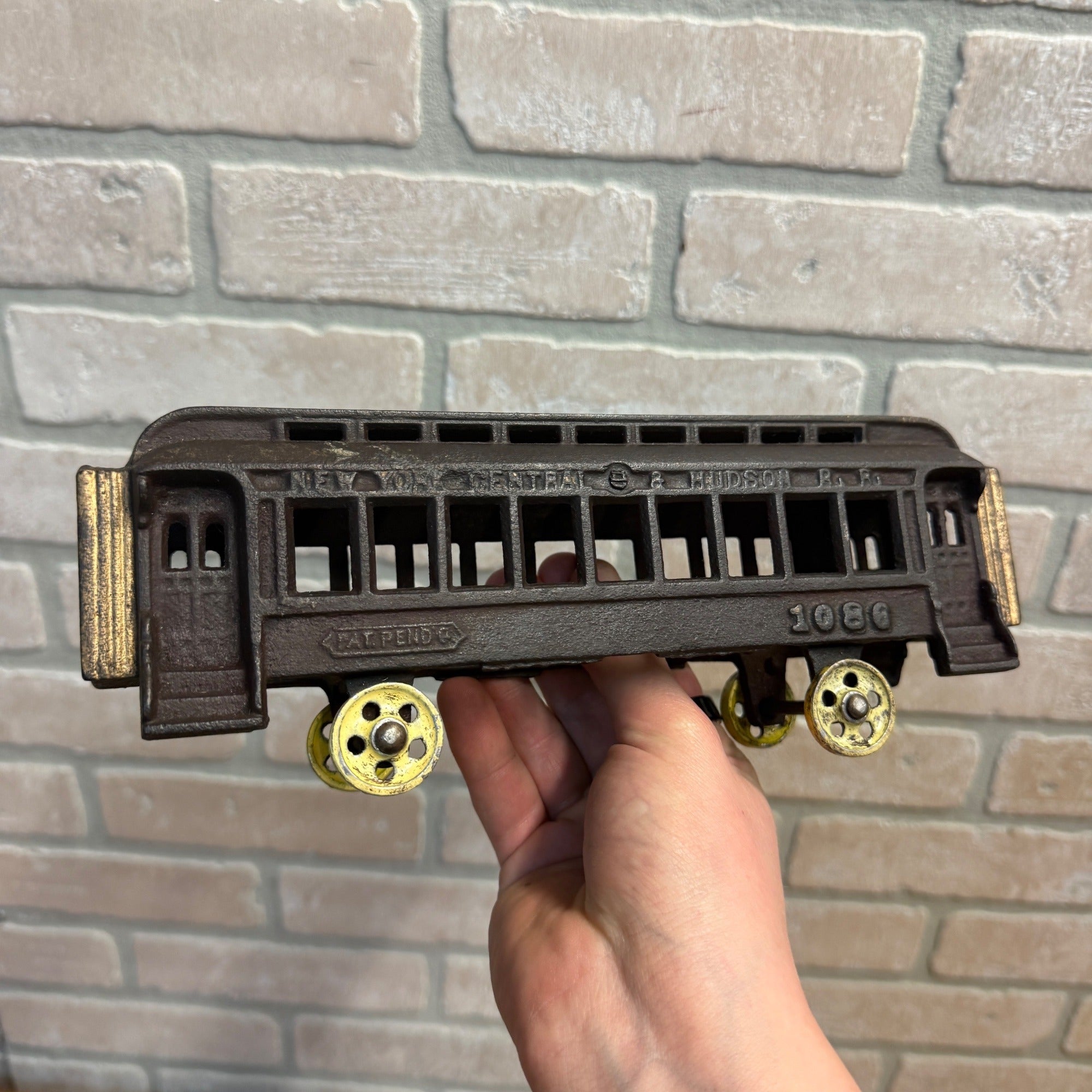 Antique IDEAL New York Cental Railroad 1086 Cast Iron Floor Passenger Train Car