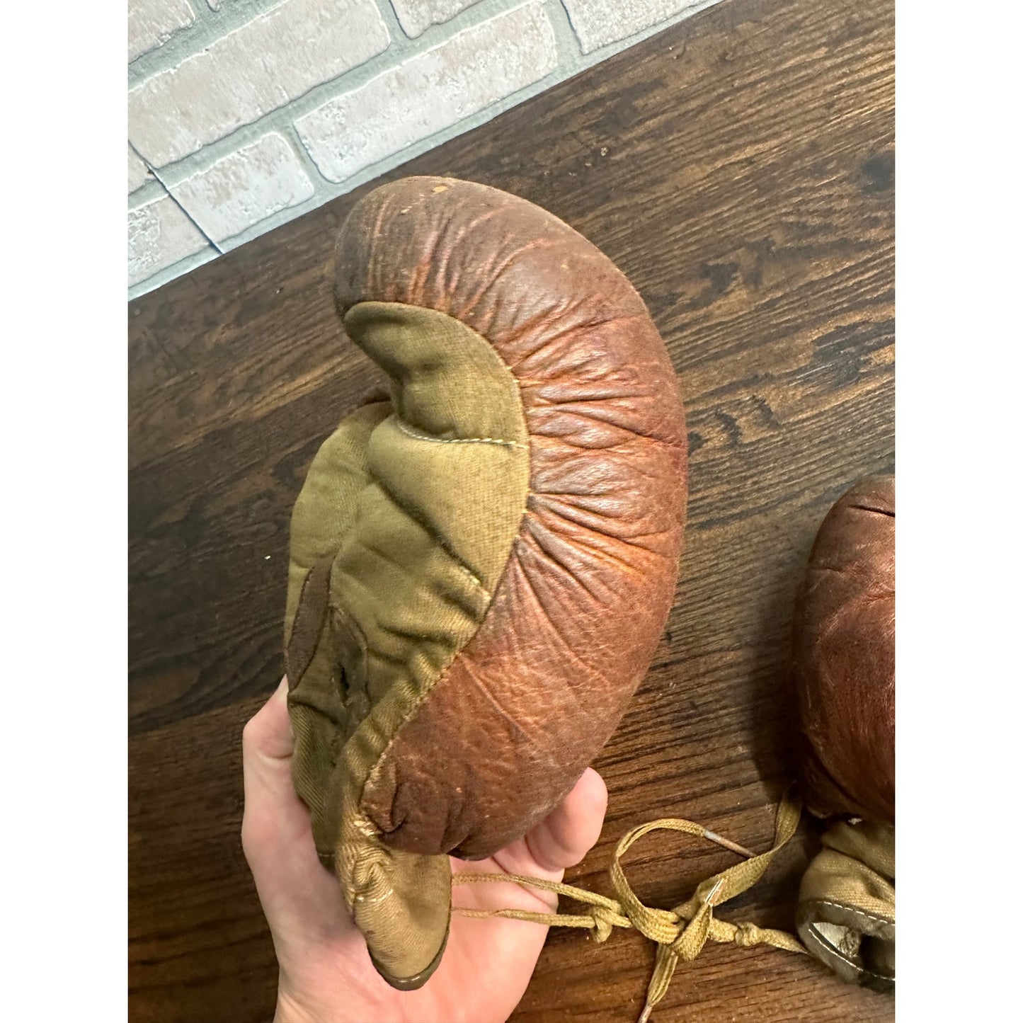 Antique 1920s-1930s Early Leather Boxing Gloves Old Vintage