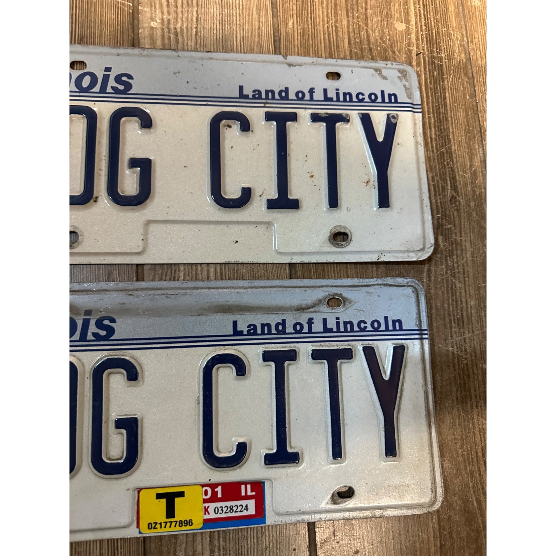 Vintage Illinois Vanity License Plate Set FOG CITY