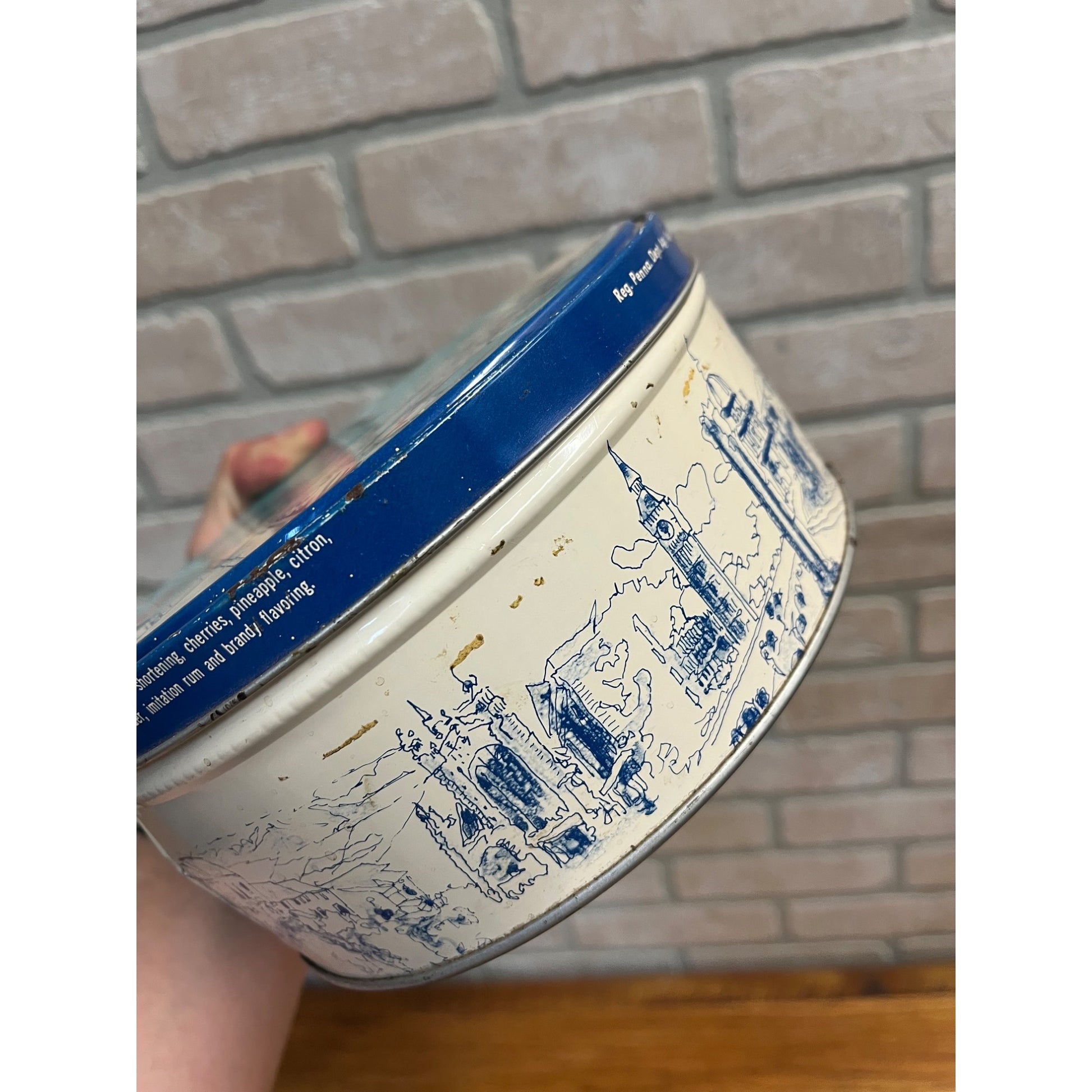 Vintage Dundee Baking Company Londonberry Fruit Cake Tin Christmas 7"