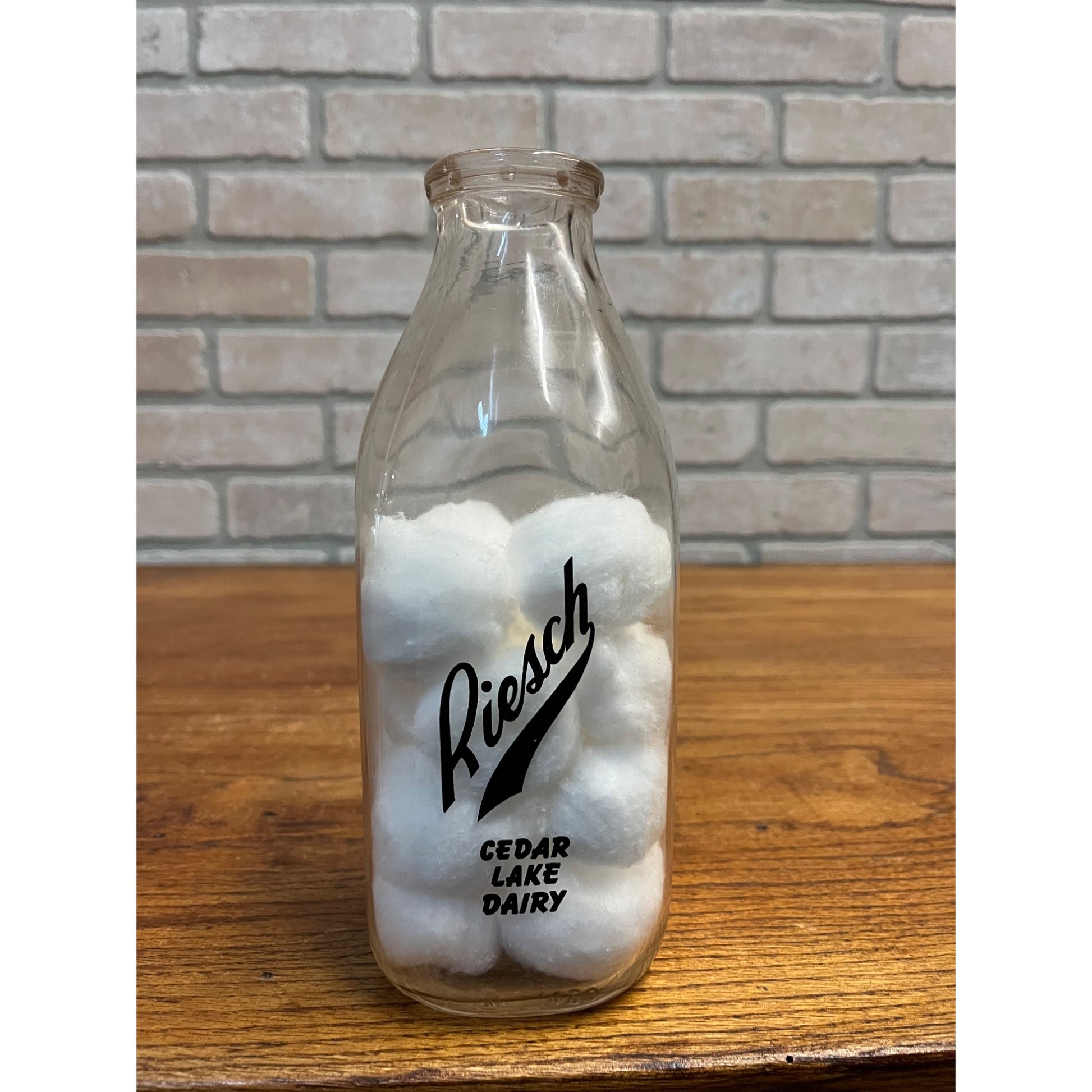 Vintage Cedar Lake Dairy Riesch West Bend Wis Quart Bottle WI Wisconsin