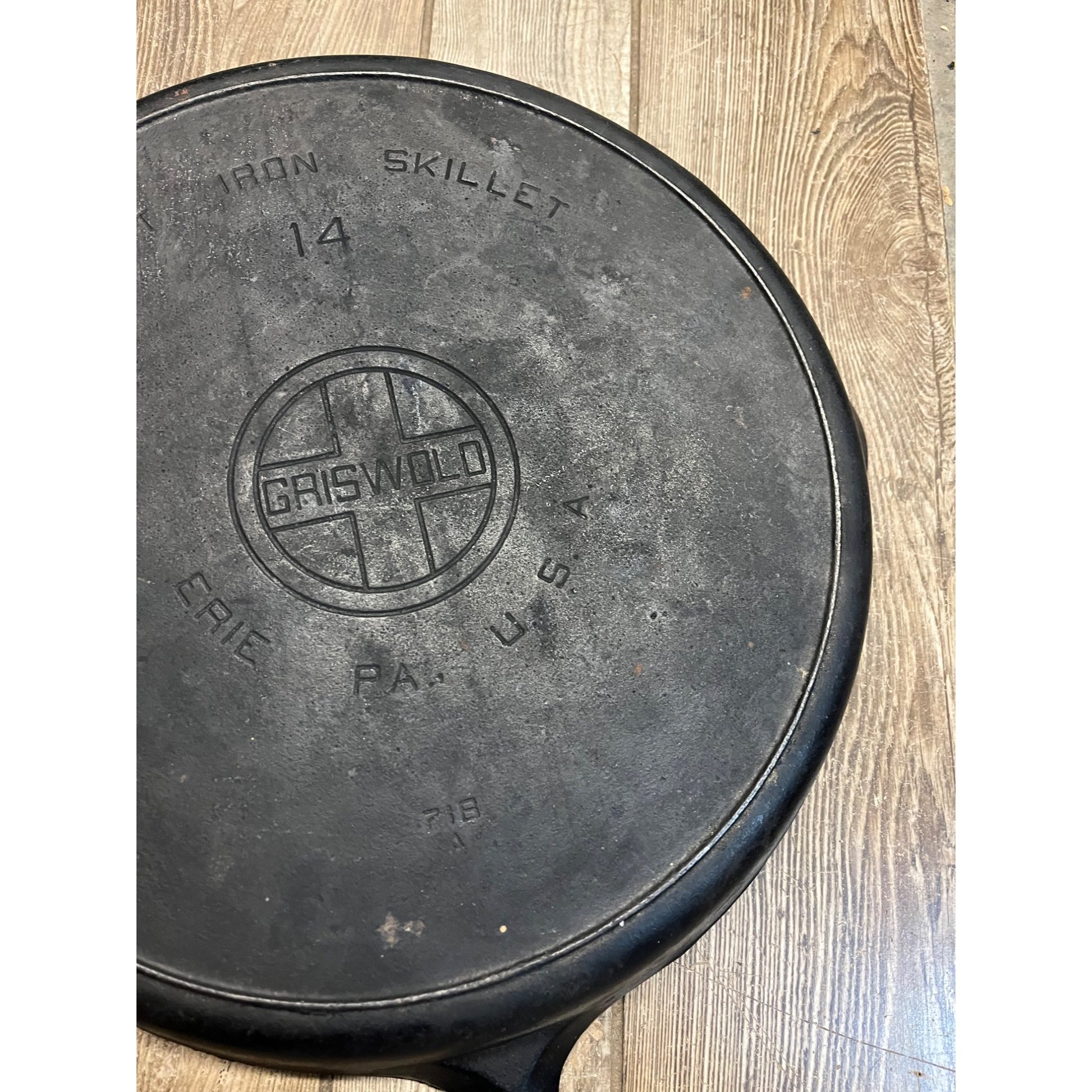 Griswold Cast Iron #14 718A Large Block Logo Skillet With Heat Ring