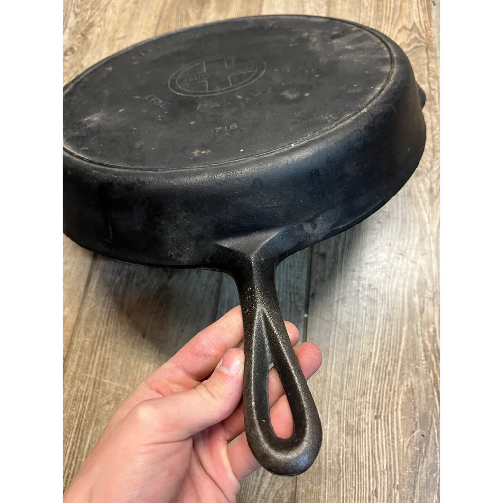 Griswold Cast Iron #14 718A Large Block Logo Skillet With Heat Ring