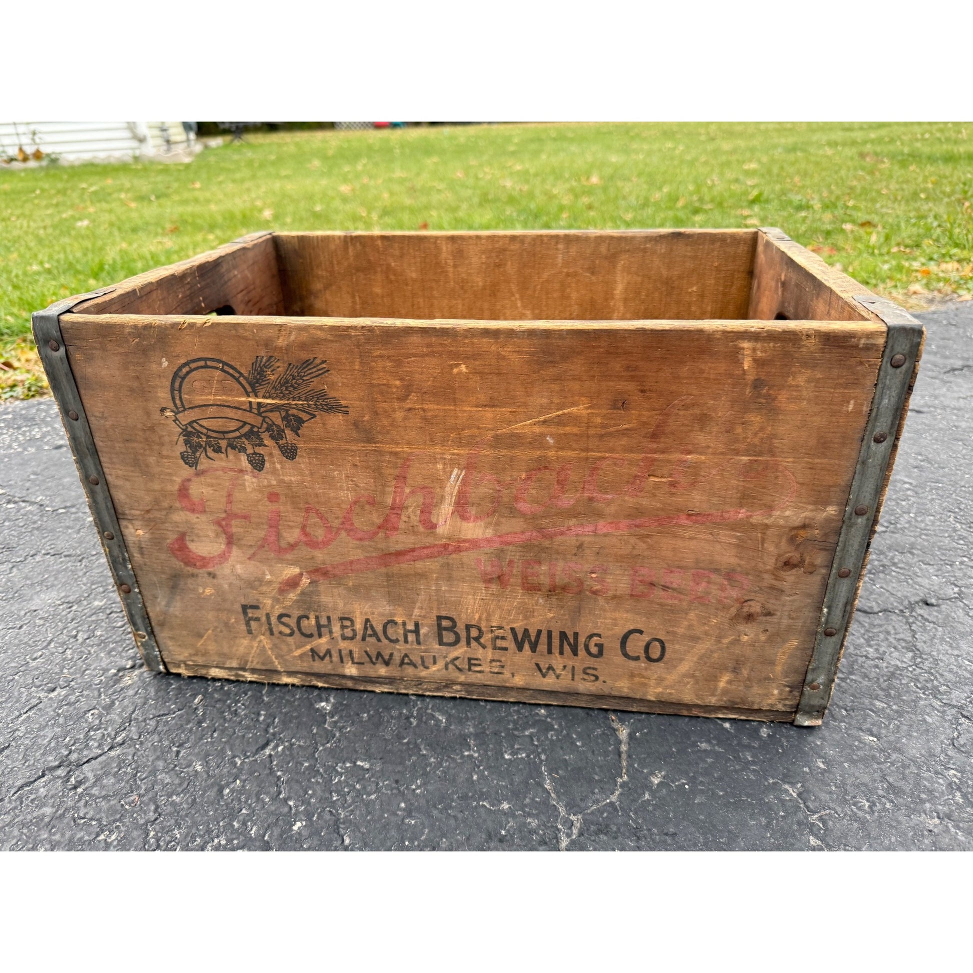 RARE Vintage Fischbach Brewing Co. Milwaukee Wisconsin Wooden Beer Crate Case