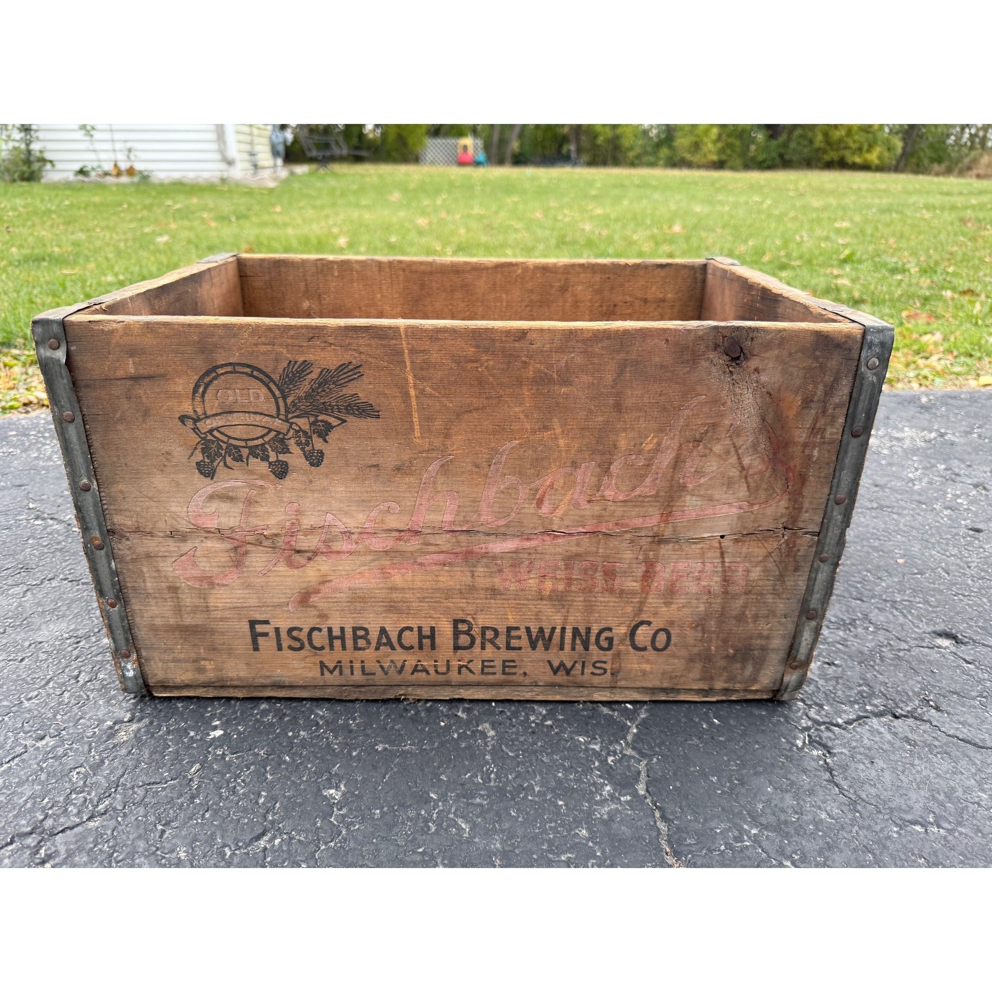 RARE Vintage Fischbach Brewing Co. Milwaukee Wisconsin Wooden Beer Crate Case
