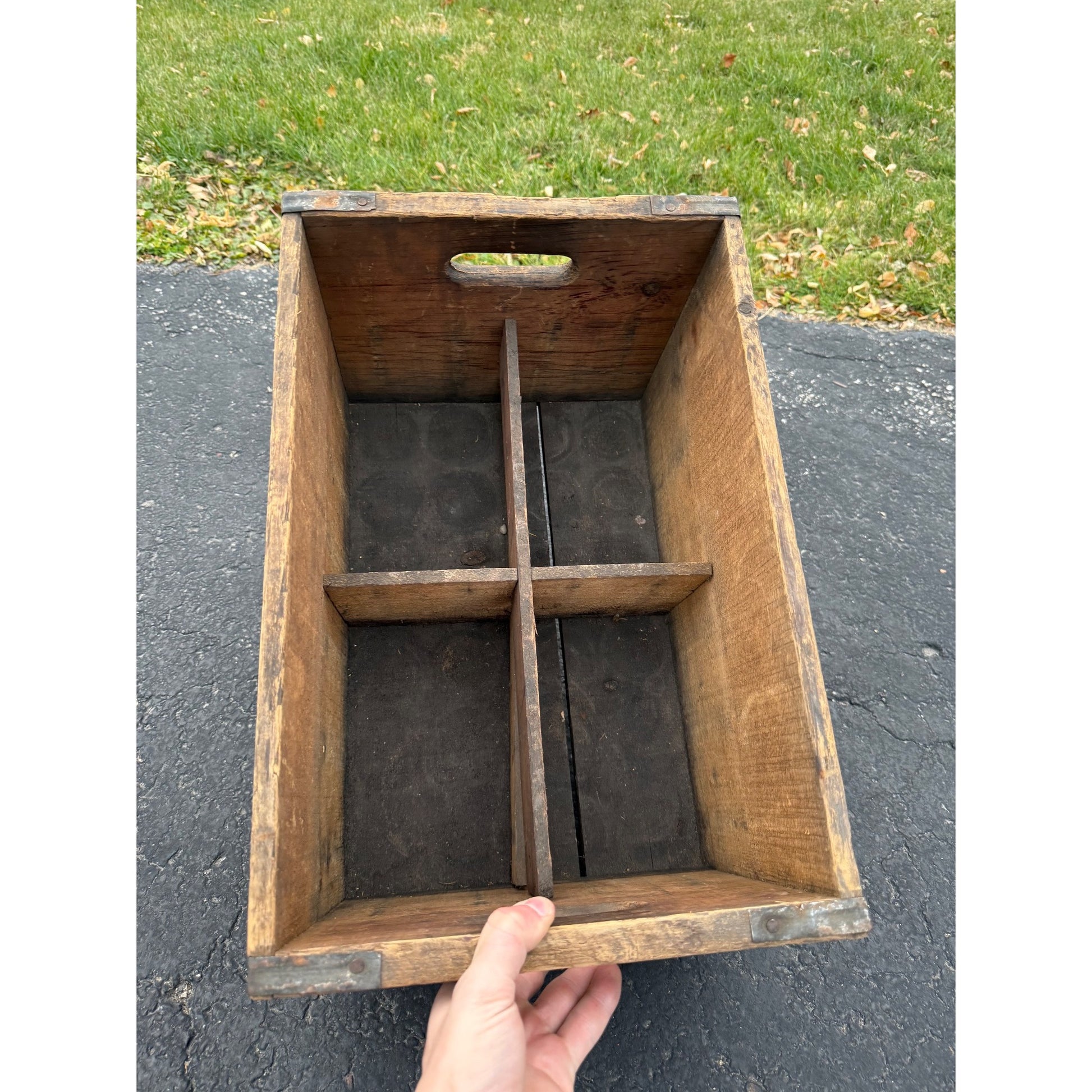 RARE Vintage Fischbach Brewing Co. Milwaukee Wisconsin Wooden Beer Crate Case