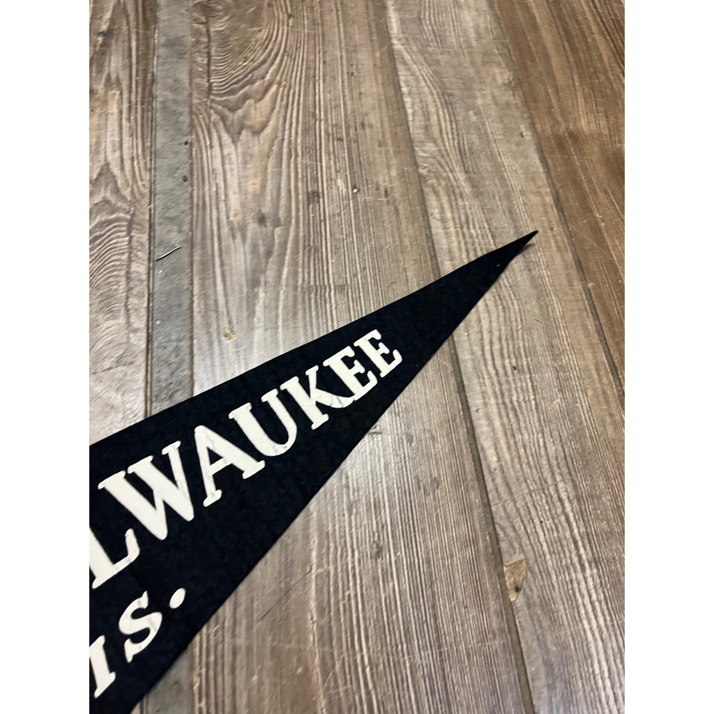 Vintage Milwaukee Wisconsin Mitchell Field Air Terminal Airport Souvenir Pennant