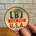 1964 LBJ FOR THE USA, Lyndon Johnson VERI-VUE FLASHER Political Campaign Pin 3"