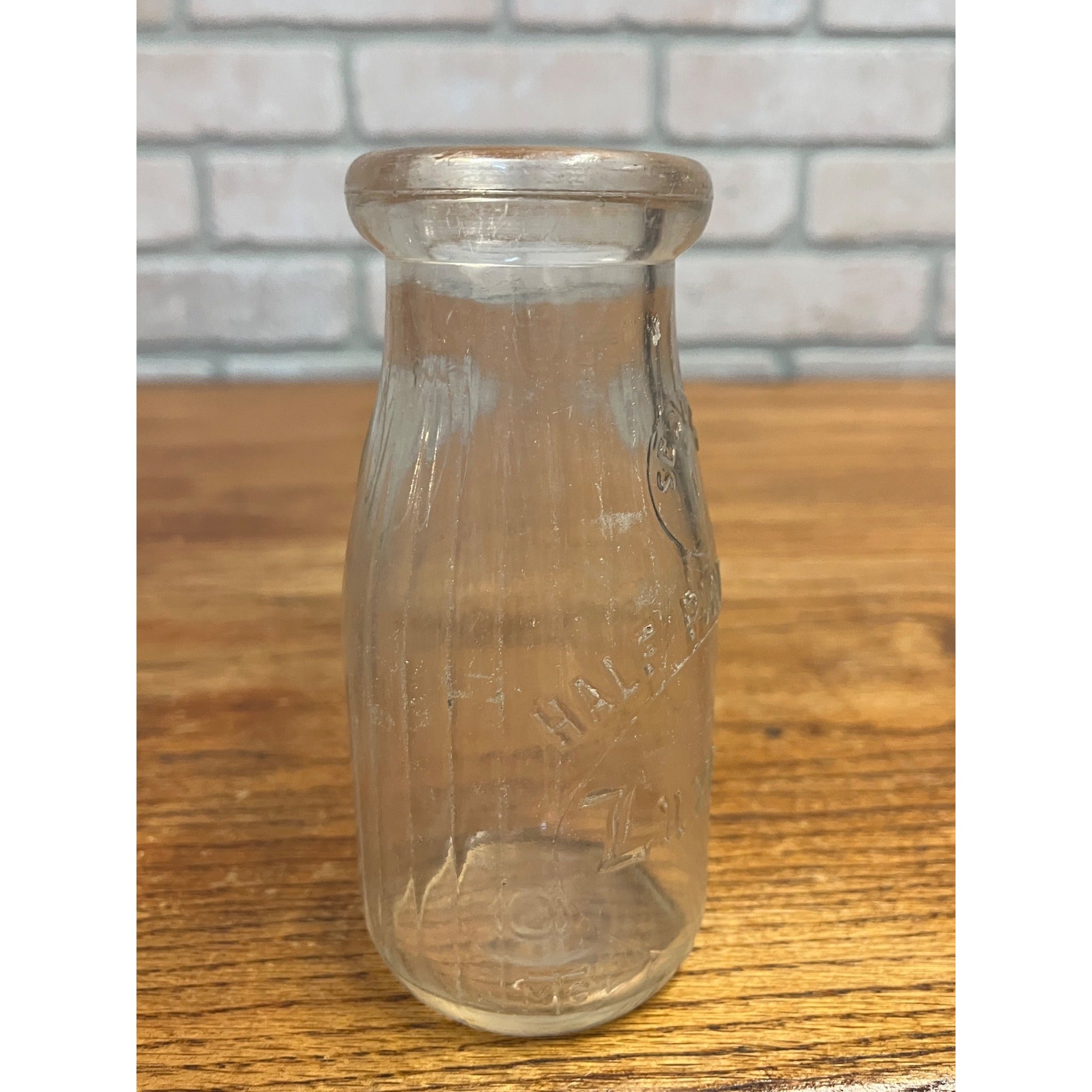 Vintage Luxerin Dairy Ribbed Glass Half-Pint Milk Bottle Fond du Lac, WI