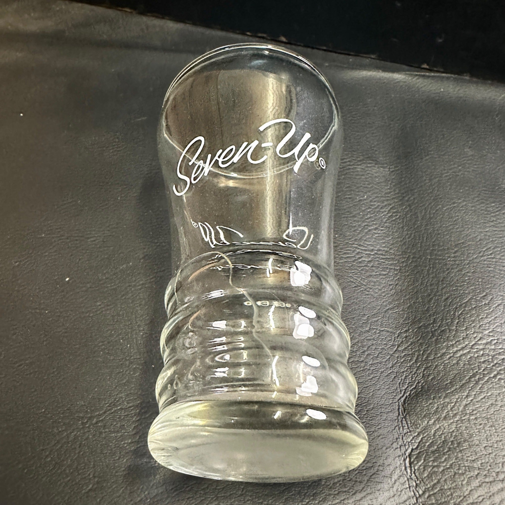 Vintage 7up  Soda Fountain Glass Curve Bodied Seven Up