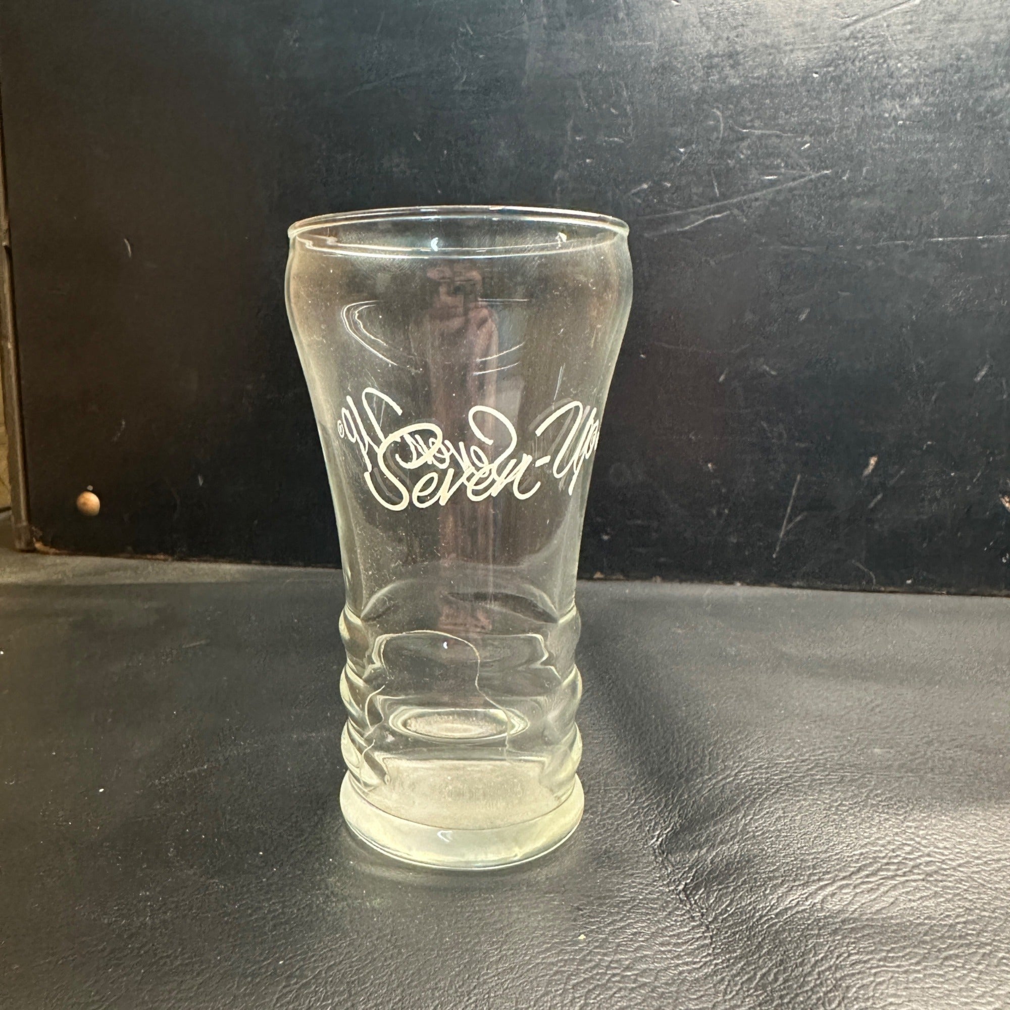 Vintage 7up  Soda Fountain Glass Curve Bodied Seven Up
