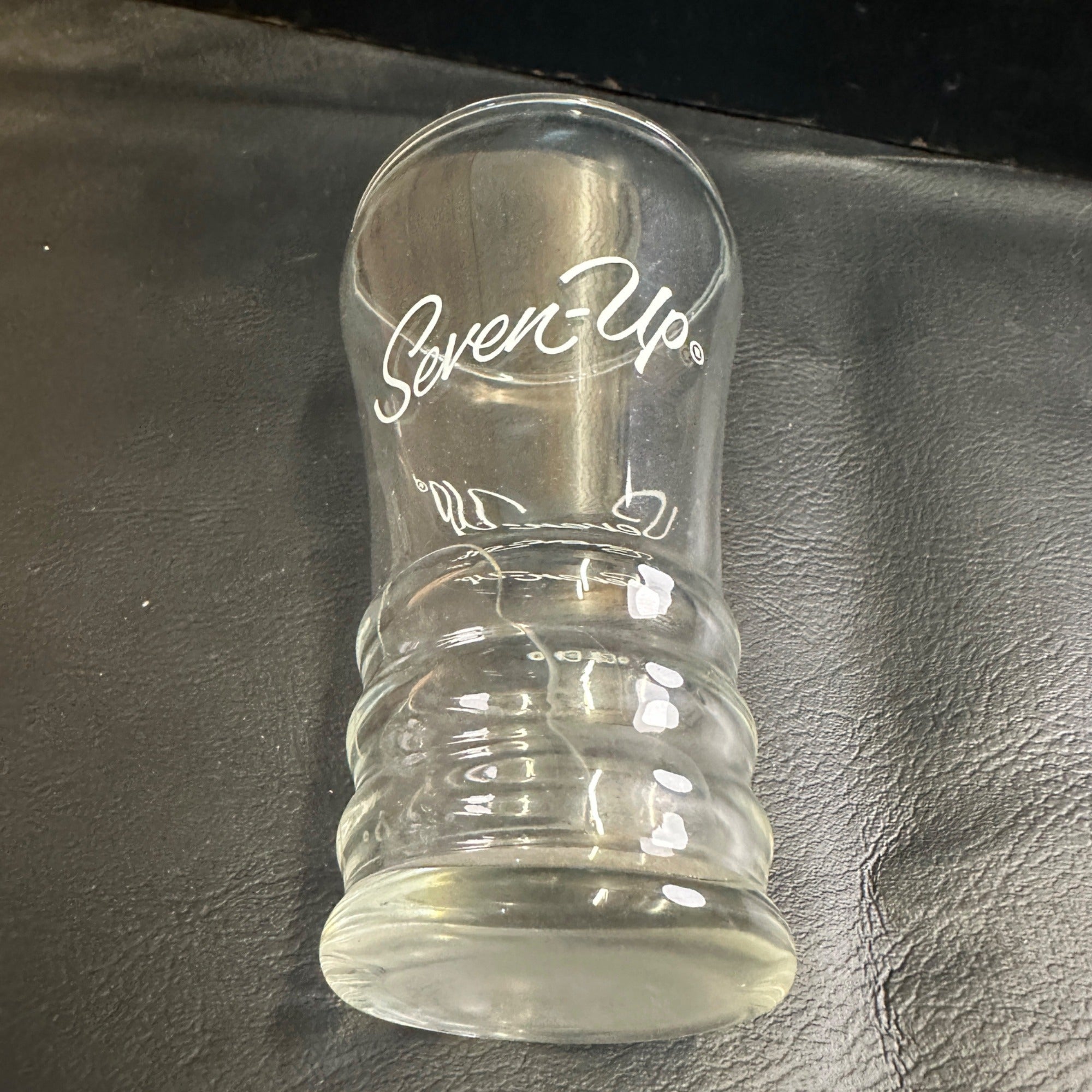 Vintage 7up  Soda Fountain Glass Curve Bodied Seven Up
