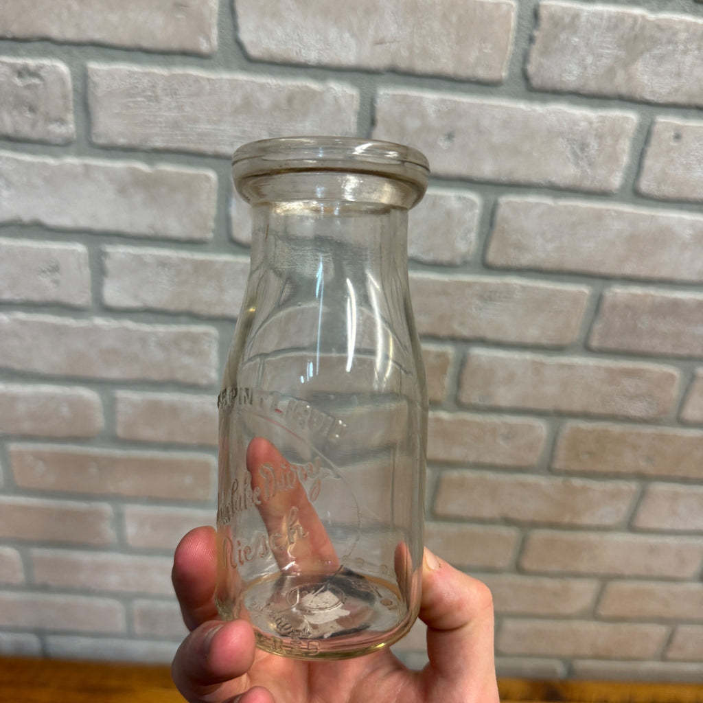SCARCE Cedar Lake Dairy Riesch West Bend Wis Half Pint Bottle WI Wisconsin