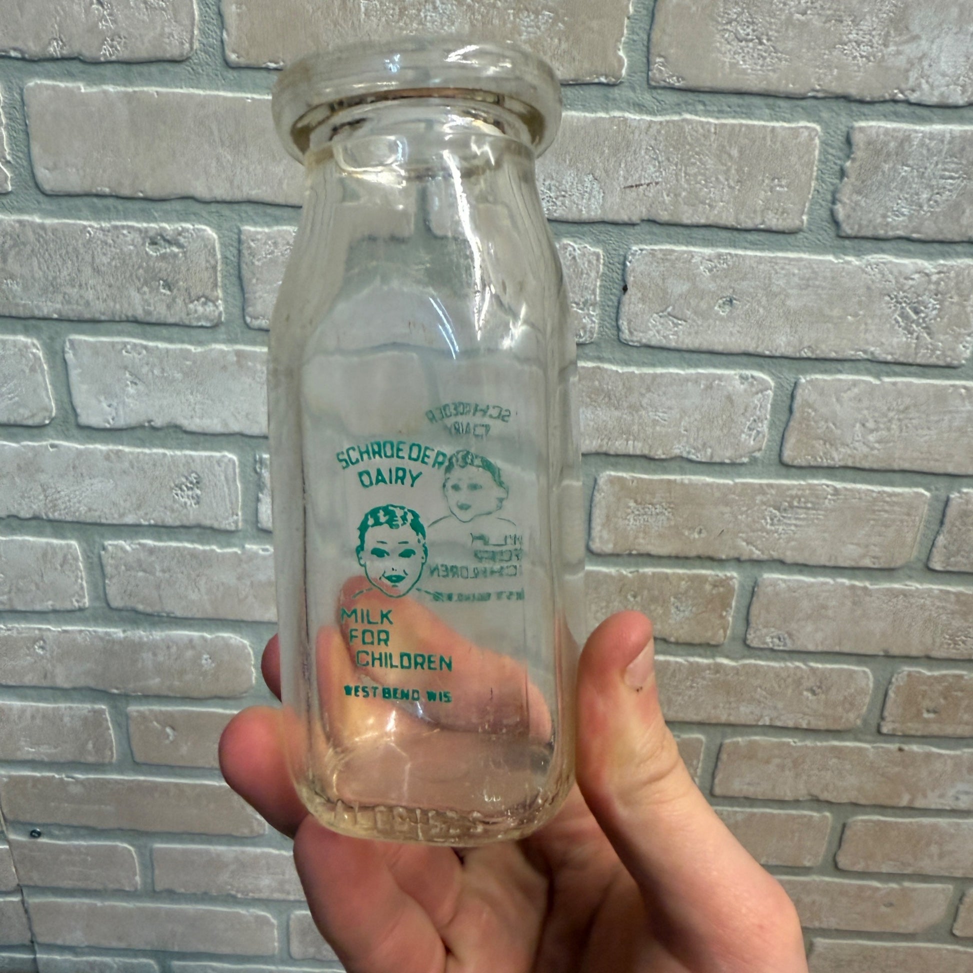 Vintage Schroeder Dairy West Bend Wis Half Pint Bottle WI Wisconsin