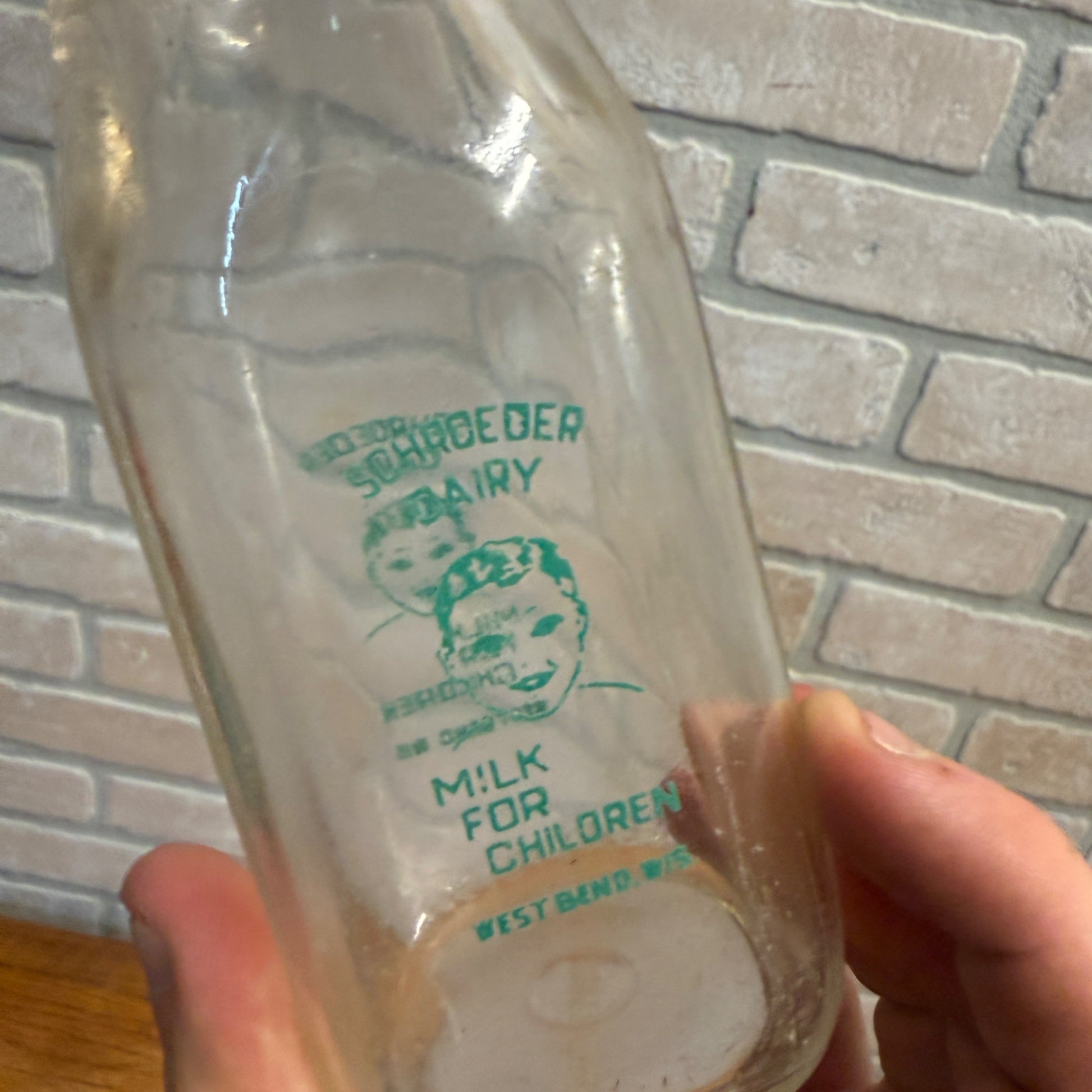 Vintage Schroeder Dairy West Bend Wis Half Pint Bottle WI Wisconsin