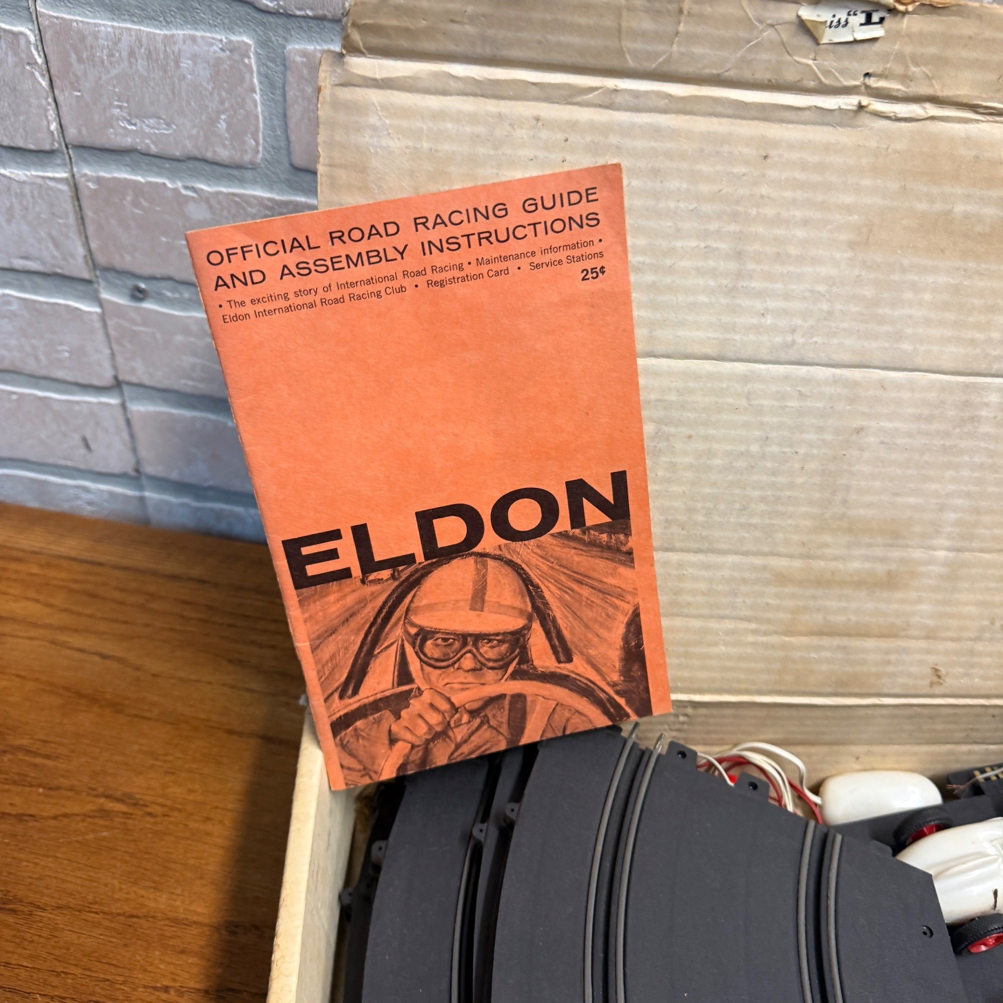 Vintage 1963 Eldon Indianapolis 8 Slot Car Toy Road Race W/ Box