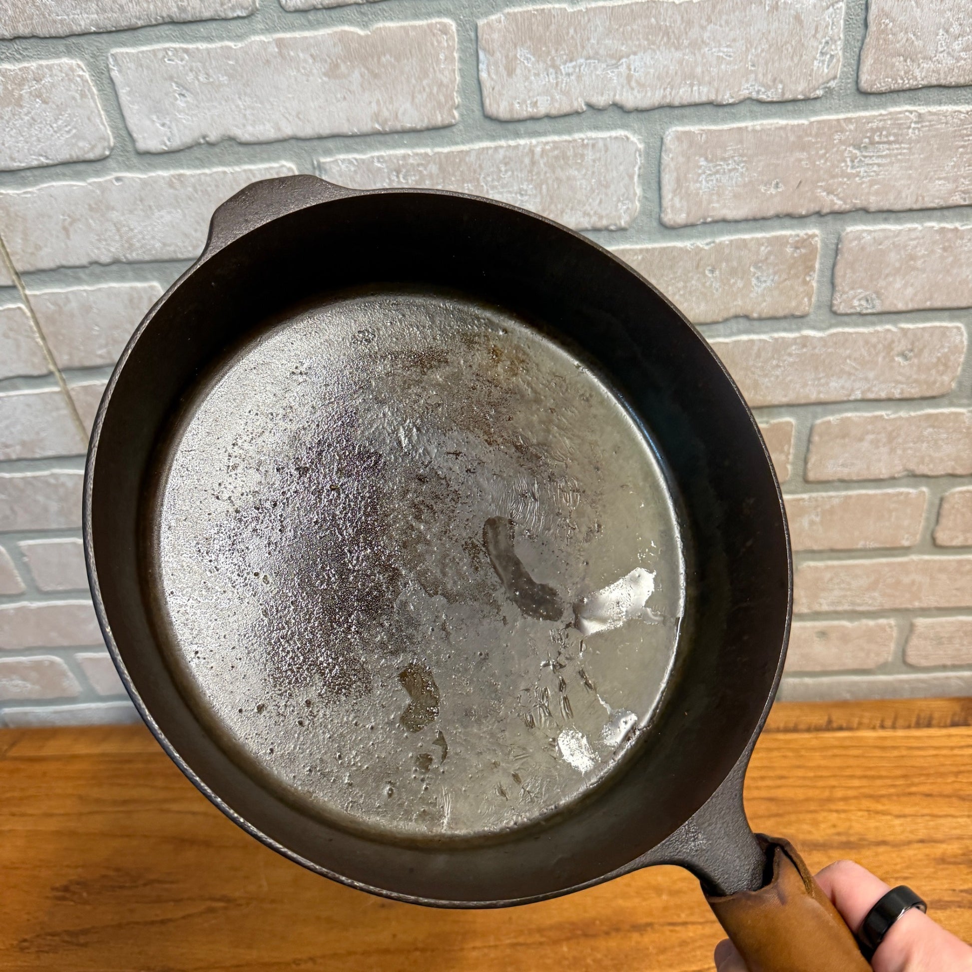 Field Company Cast Iron Skillet No. 8 With Leather Handle Cover