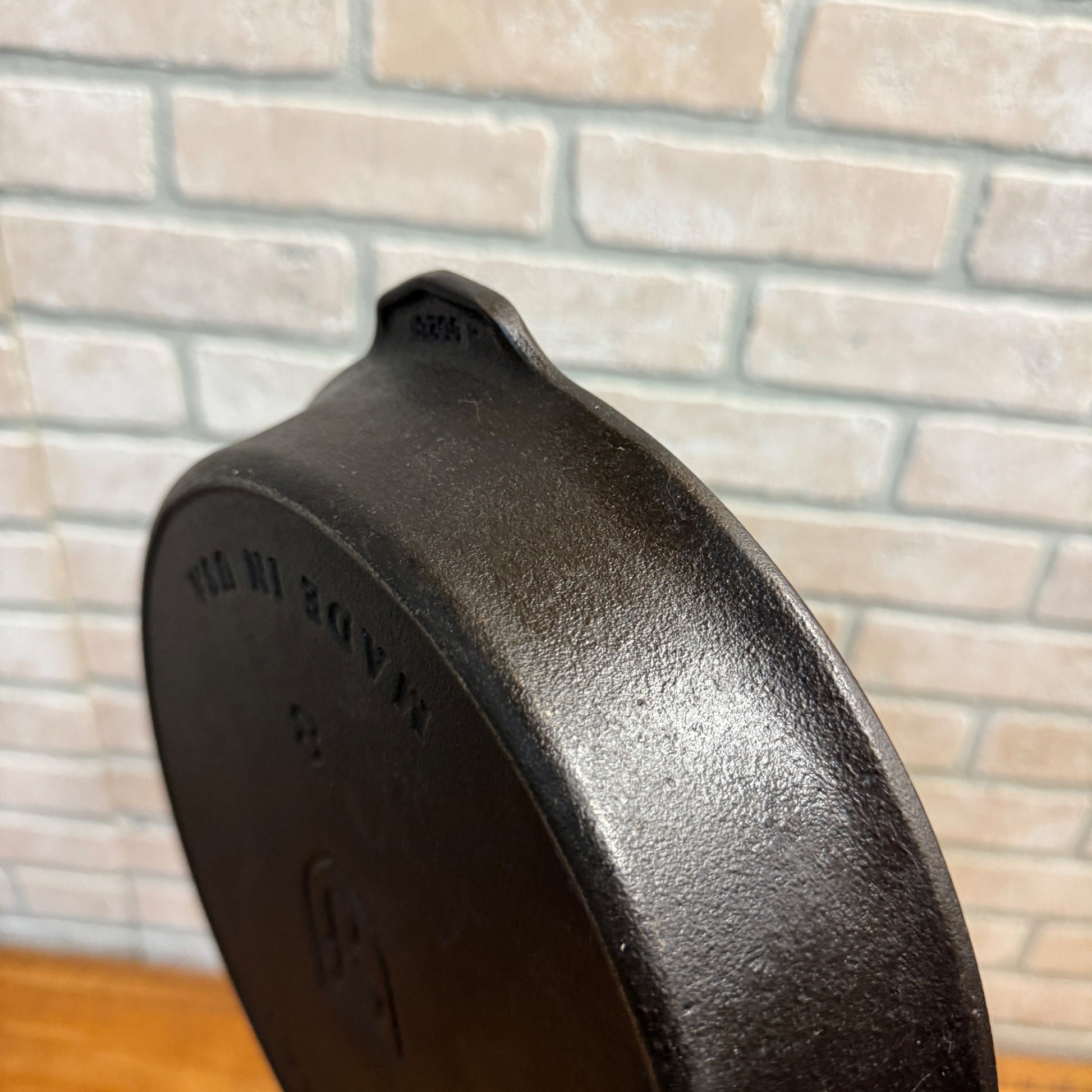 Field Company Cast Iron Skillet No. 8 With Leather Handle Cover