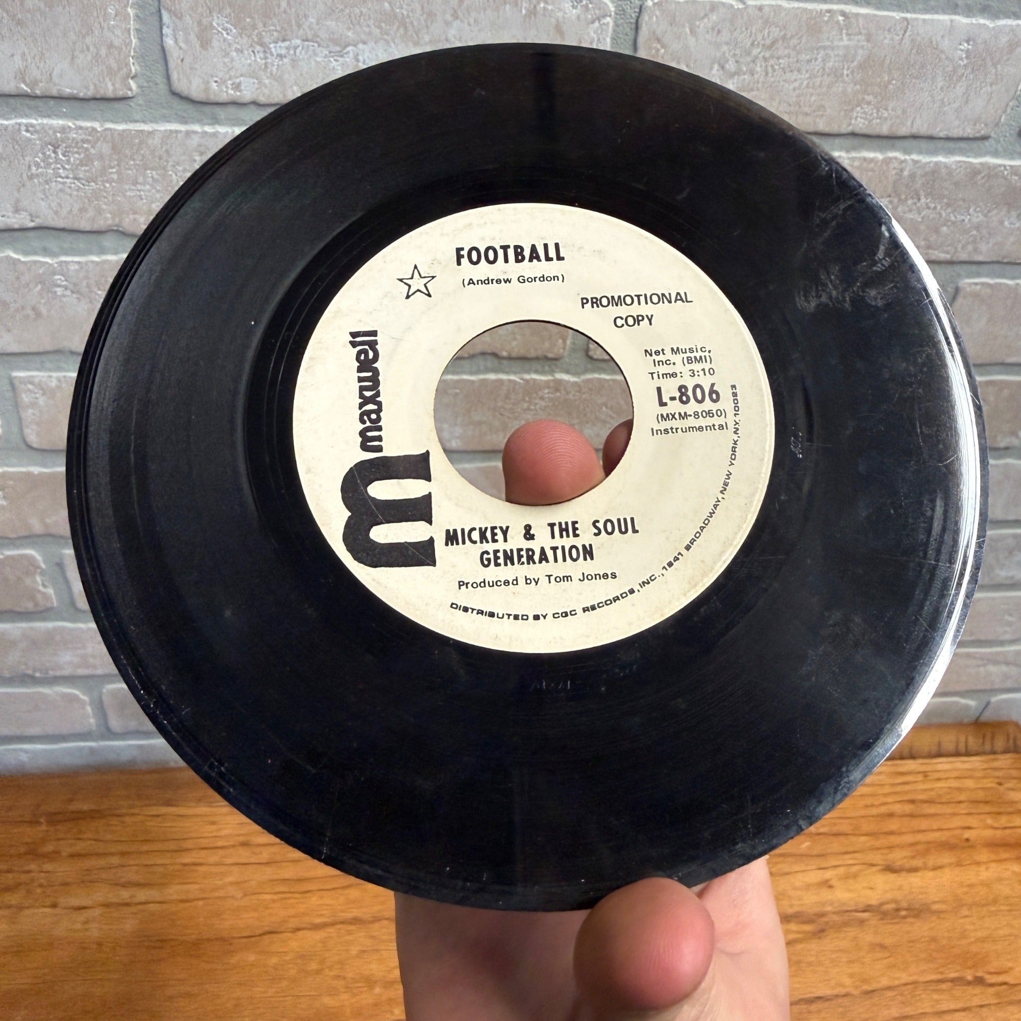 "MICKEY & SOUL GENERATION 7" football / joint session 45 Maxwell Promo Funk L-806"