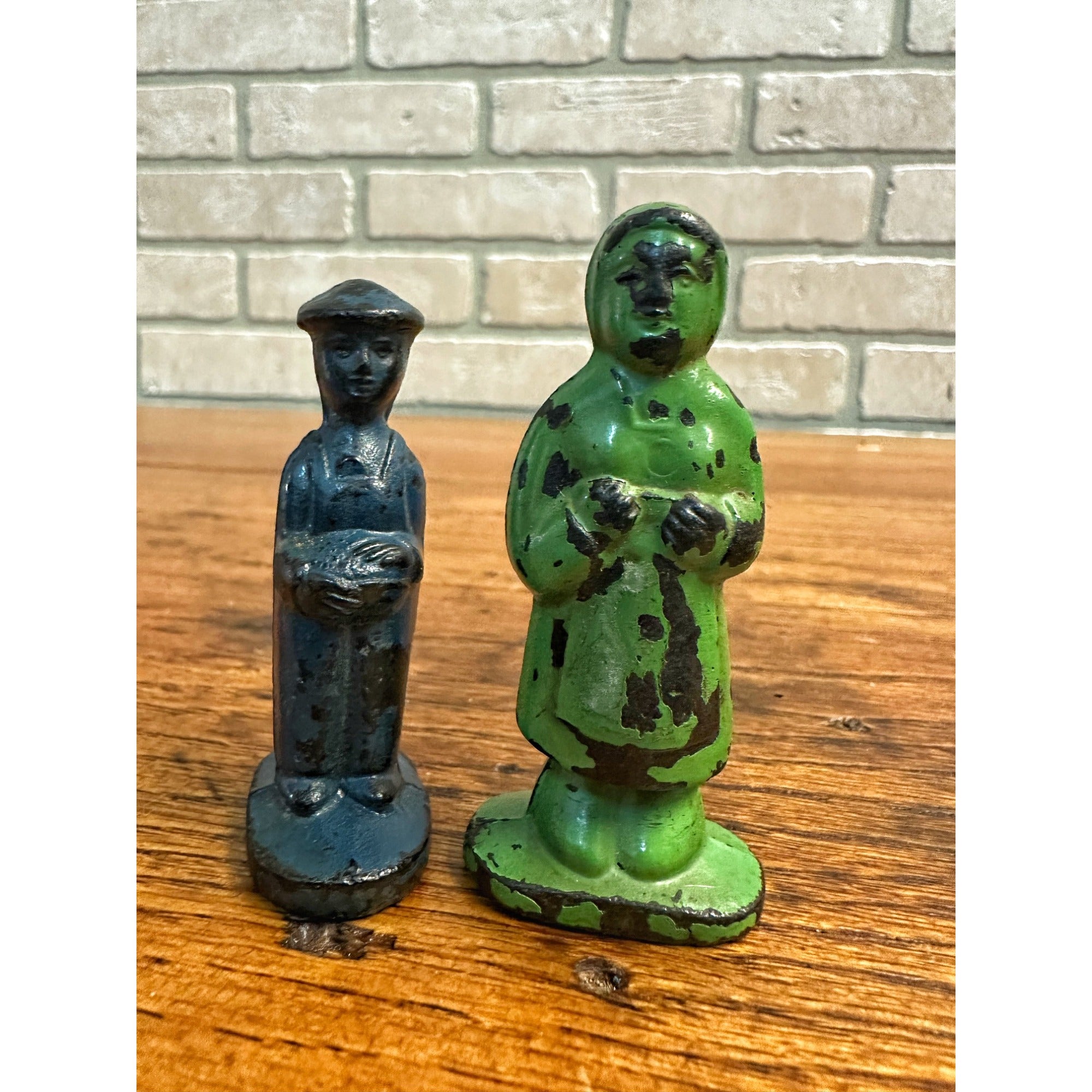 Early Auburn Rubber Co. Farmer & Wife Hard Rubber 2.75" Figures Blue Green
