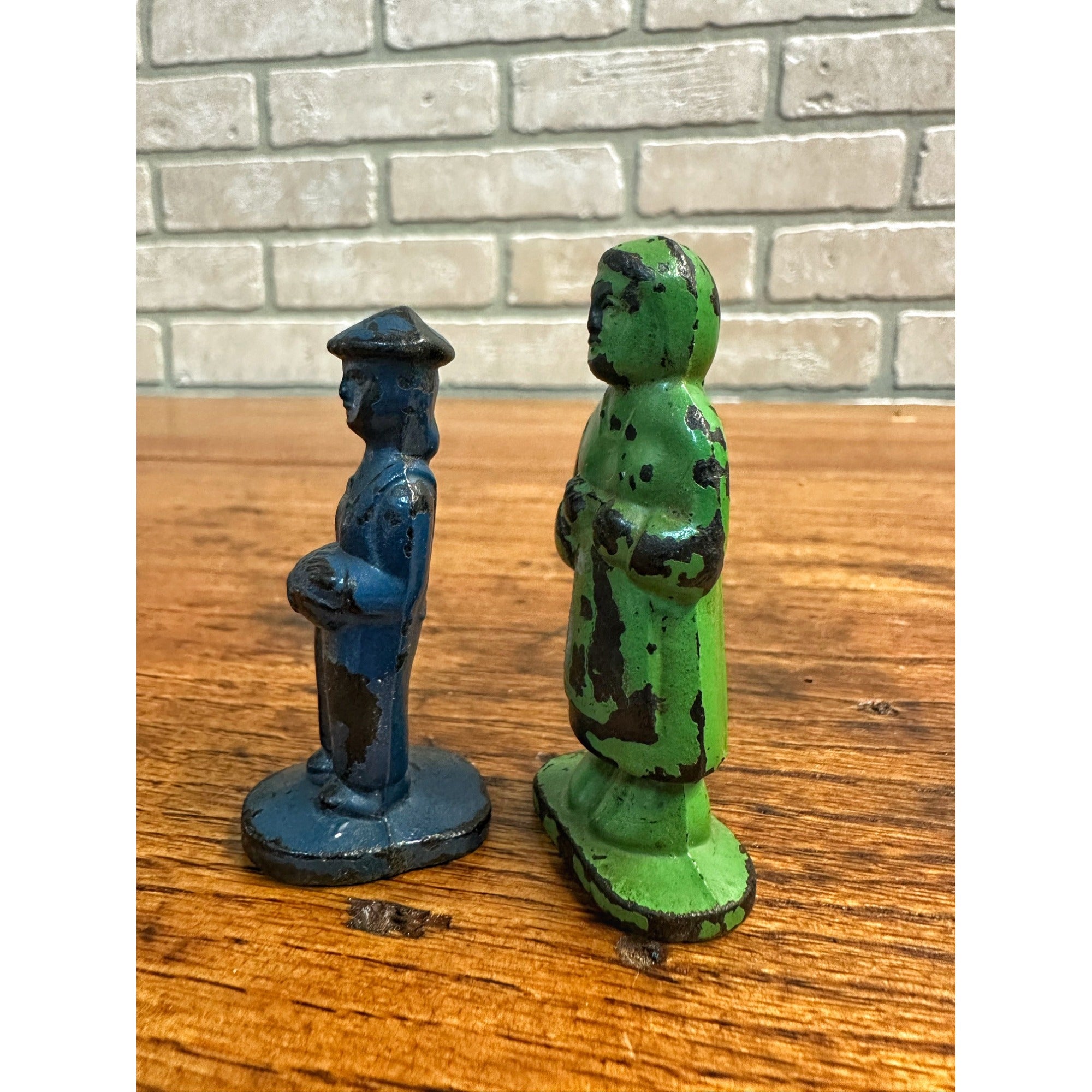 Early Auburn Rubber Co. Farmer & Wife Hard Rubber 2.75" Figures Blue Green