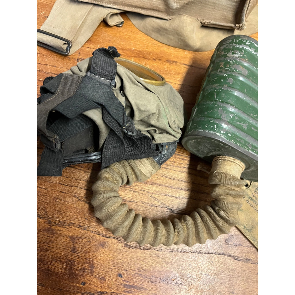 Original WWI U.S. Army M1917 SBR Gas Mask Respirator Bag with Contents WW1
