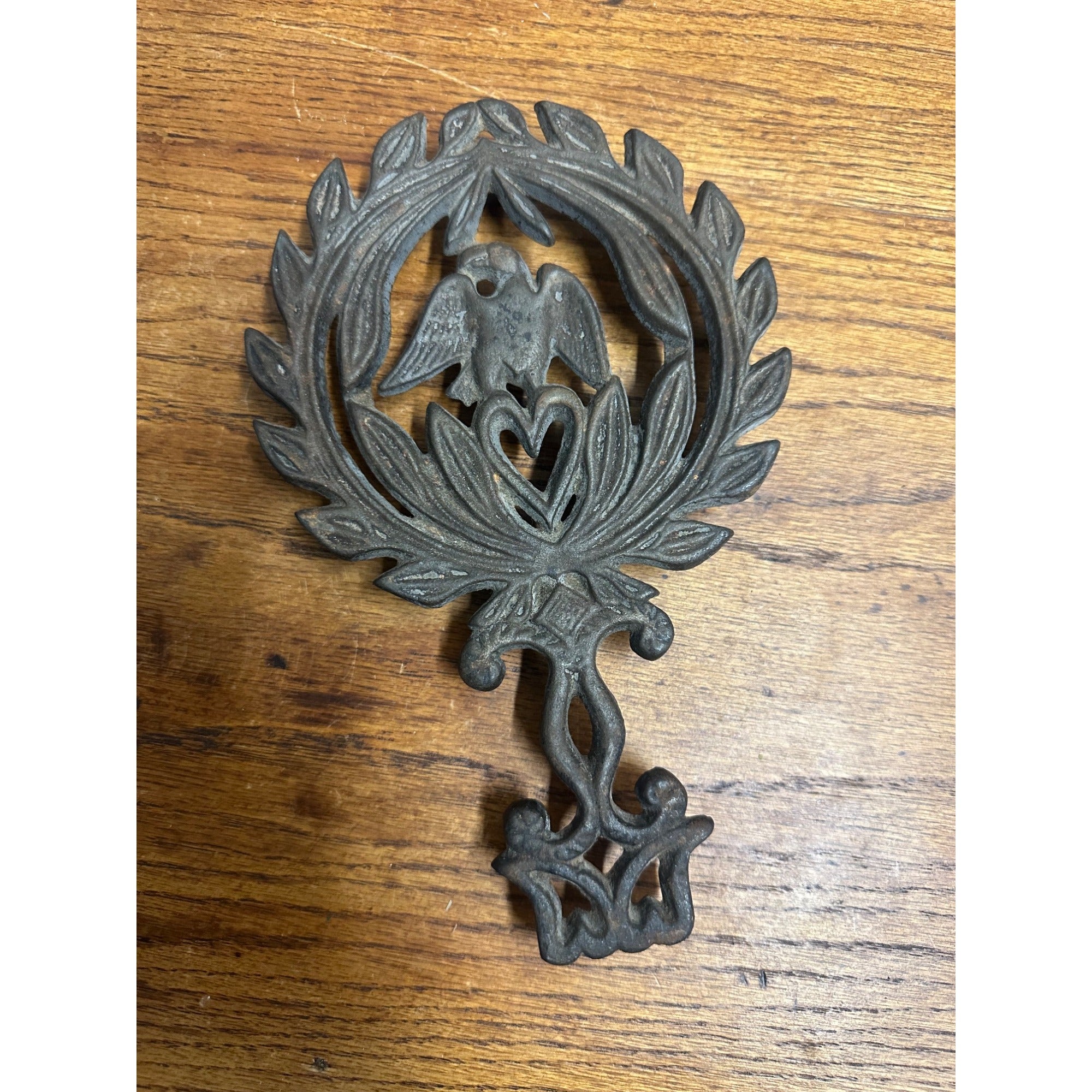 Vintage Cast Iron Trivet Eagle Heart Americana Primitive Farmhouse Decor
