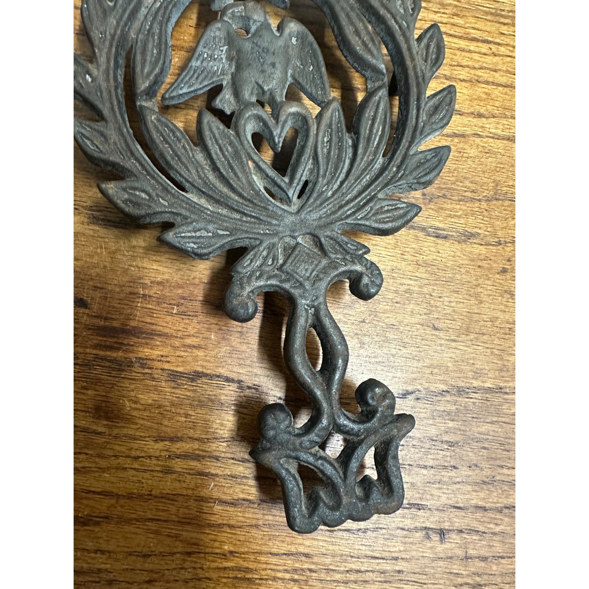 Vintage Cast Iron Trivet Eagle Heart Americana Primitive Farmhouse Decor
