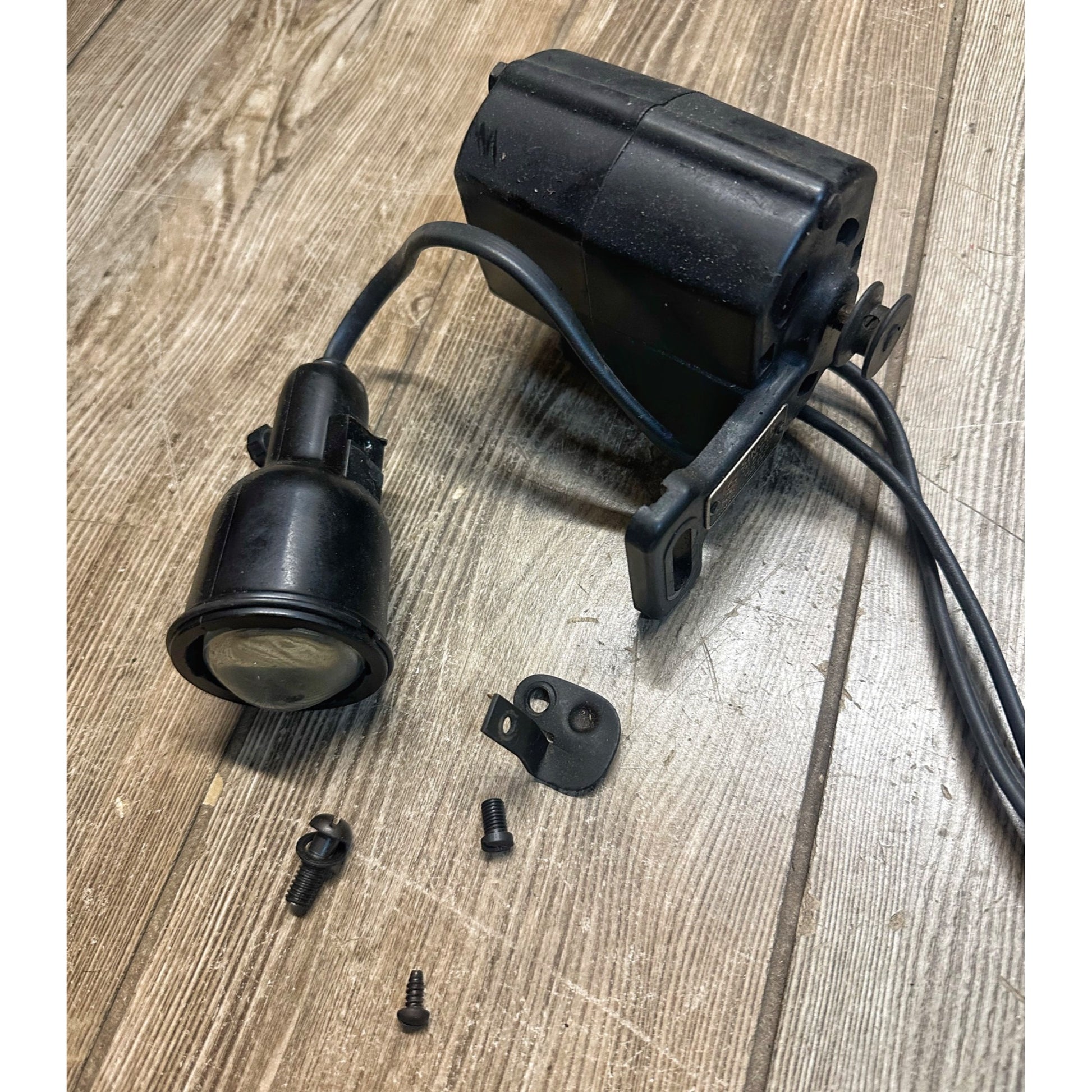 Vintage Singer 99 Sewing Machine Motor & Bug Eye Light for Parts / Repair