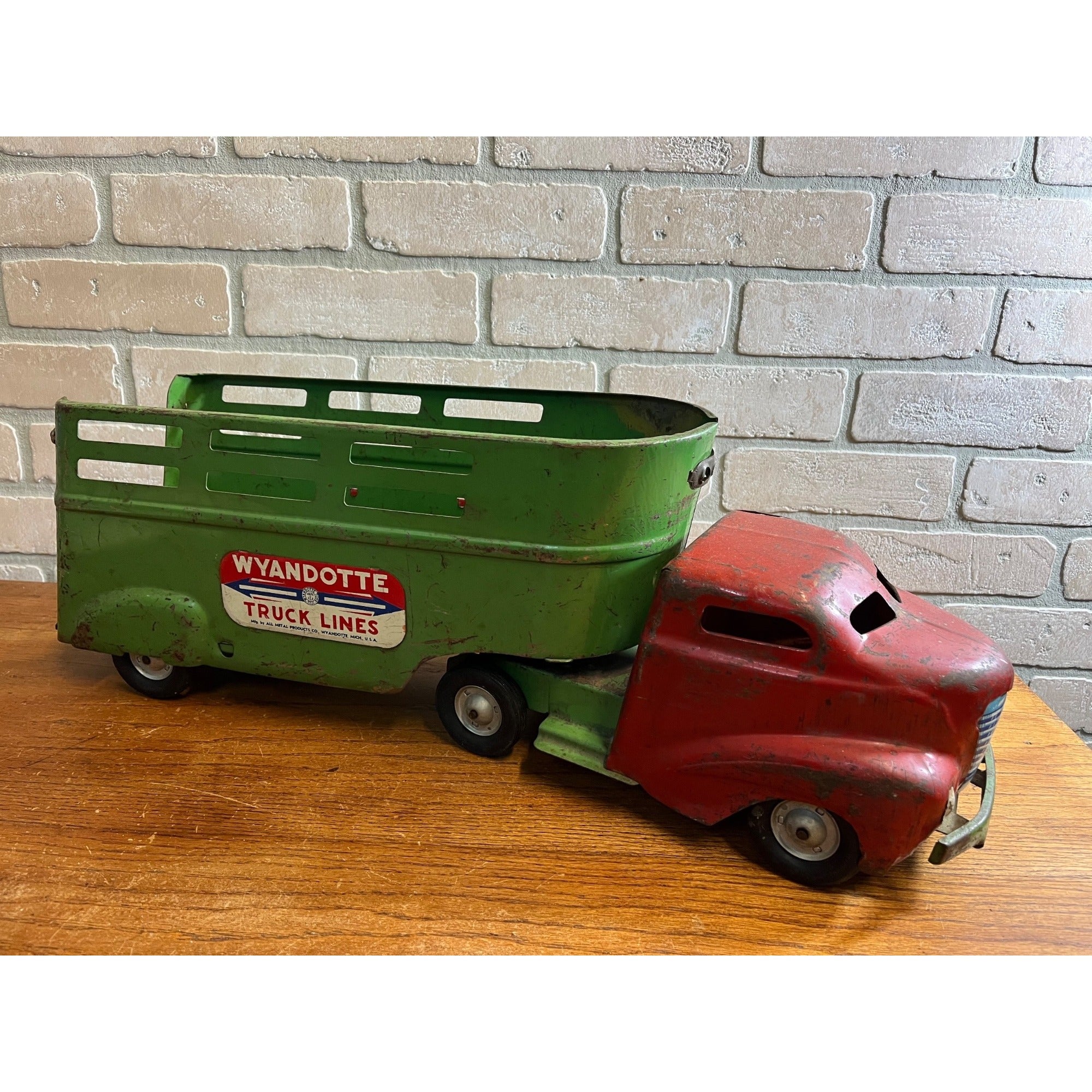 Vintage Wyandotte Truck Lines Green & Red Steel Toy Trailer Truck
