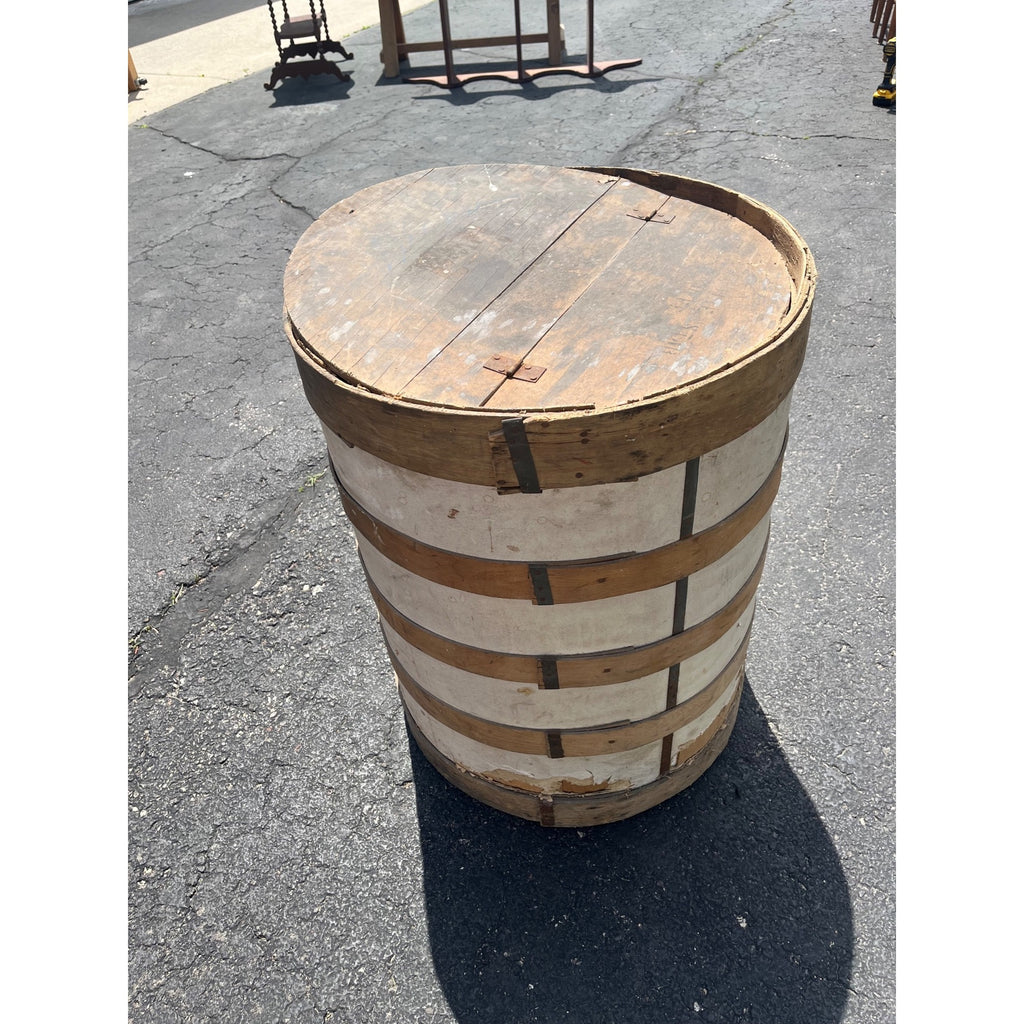 Vintage Grocery Store Retail White Star Coffee Fresh Roasted Barrel Display