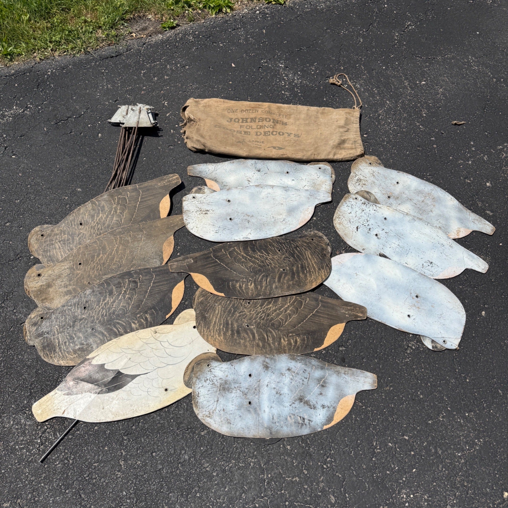 12 Vintage Johnson’s Folding Goose Decoys W/Metal Stakes Original Bag As-Is