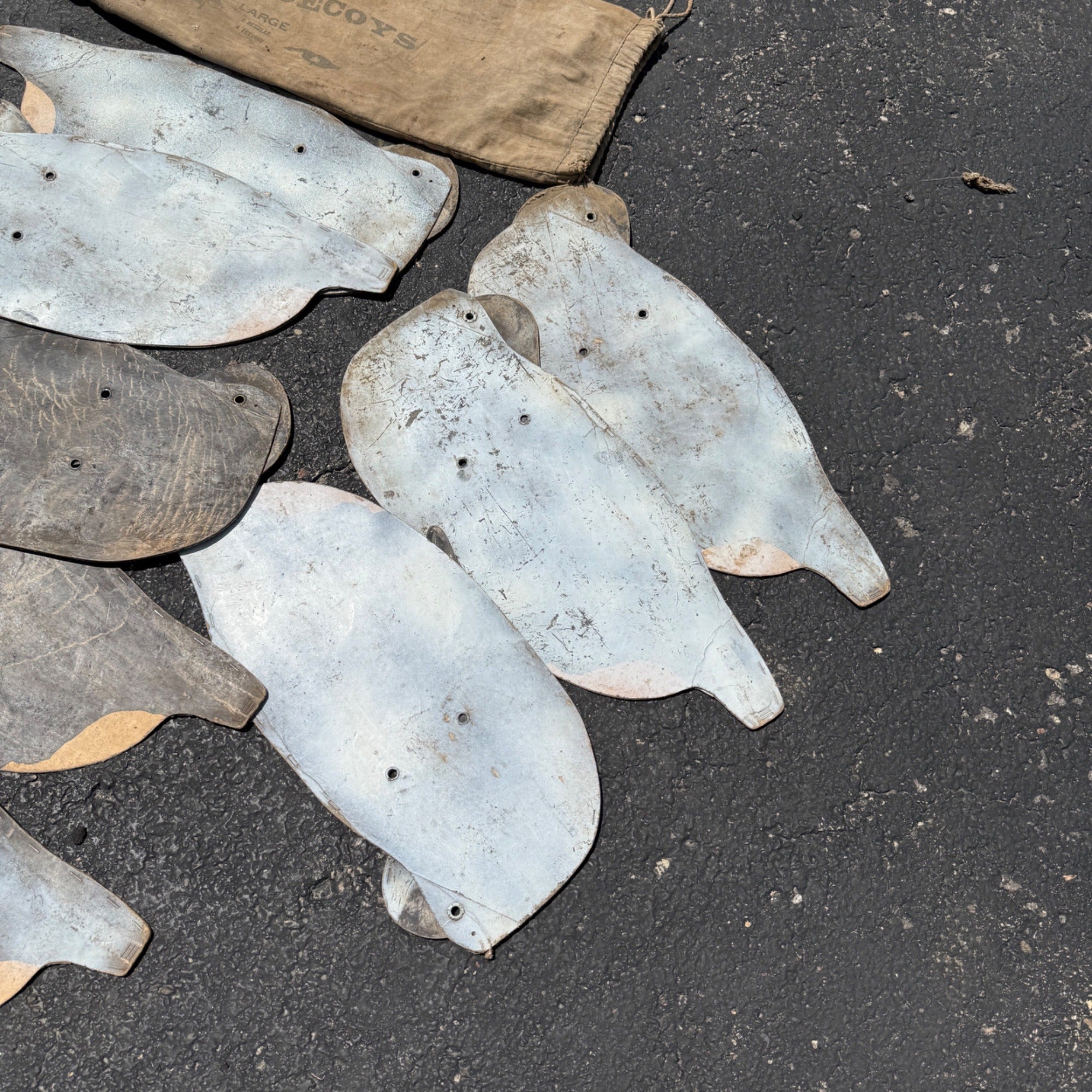 12 Vintage Johnson’s Folding Goose Decoys W/Metal Stakes Original Bag As-Is