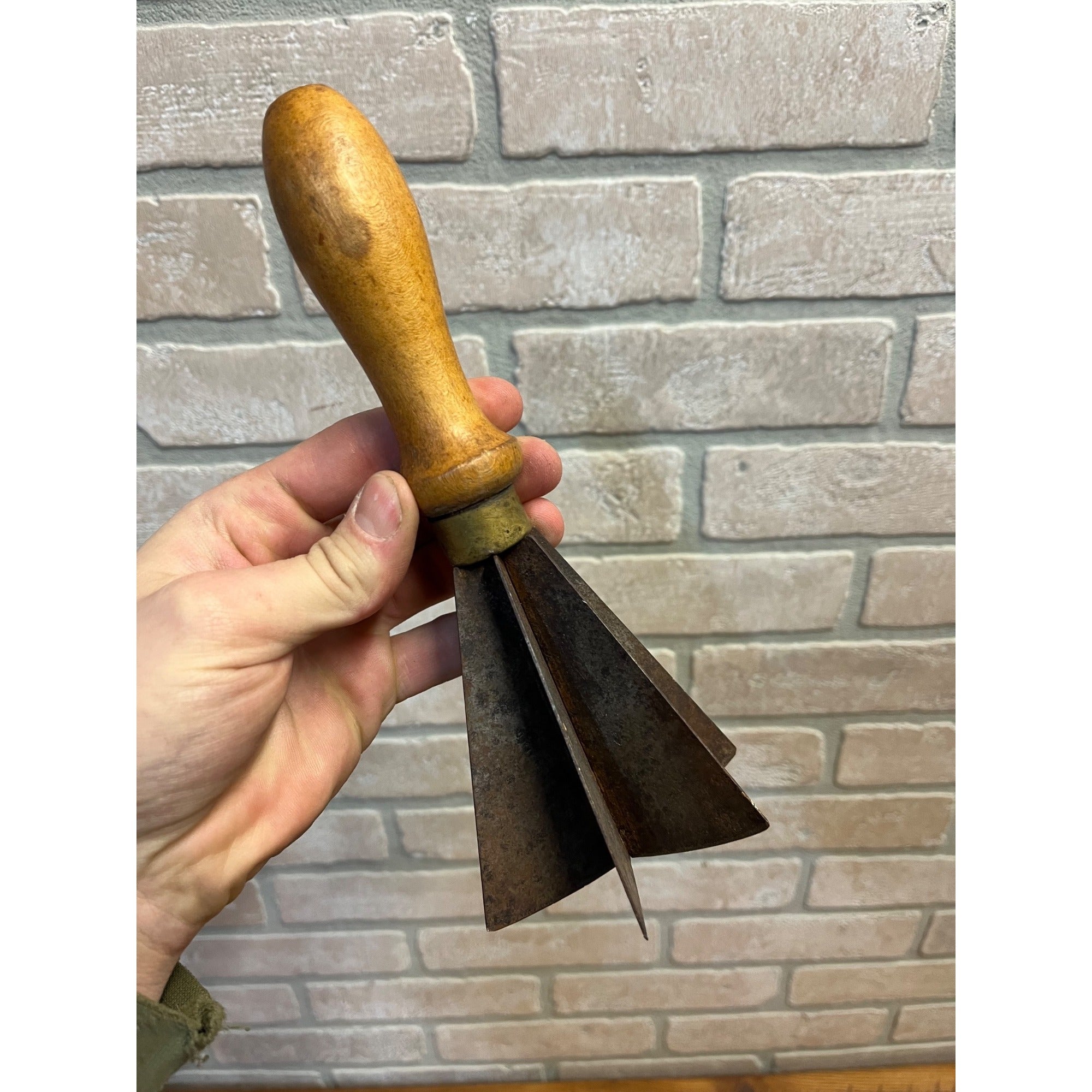 Antique Primitive Cross Blade Food Chopper Kitchen Tool Farmhouse