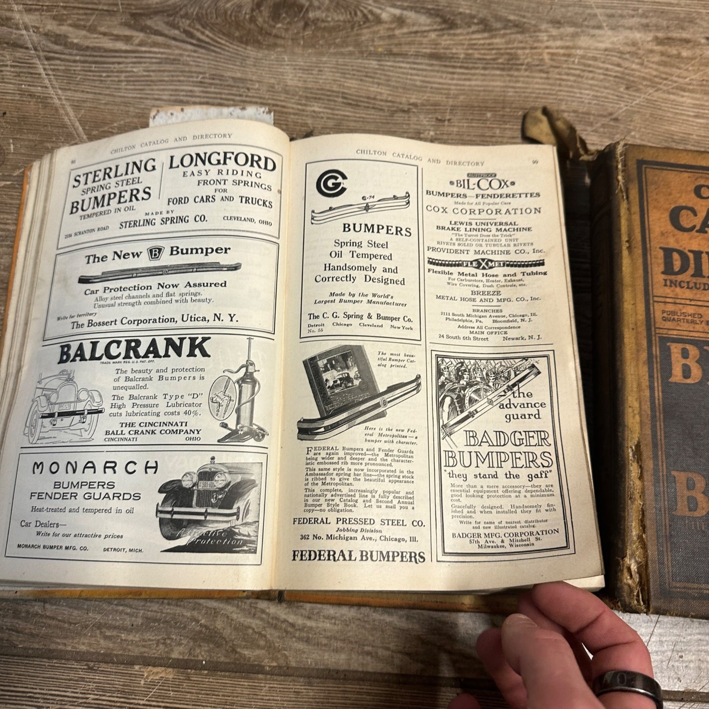 Vintage 1920s Lot (3) Automobiel Chilton Repair Parts Guides ADVERTISEMENTS