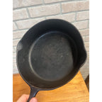 Vintage Chicago Hardware Foundry  85B Hammered Cast Iron Skillet CHF No. 5